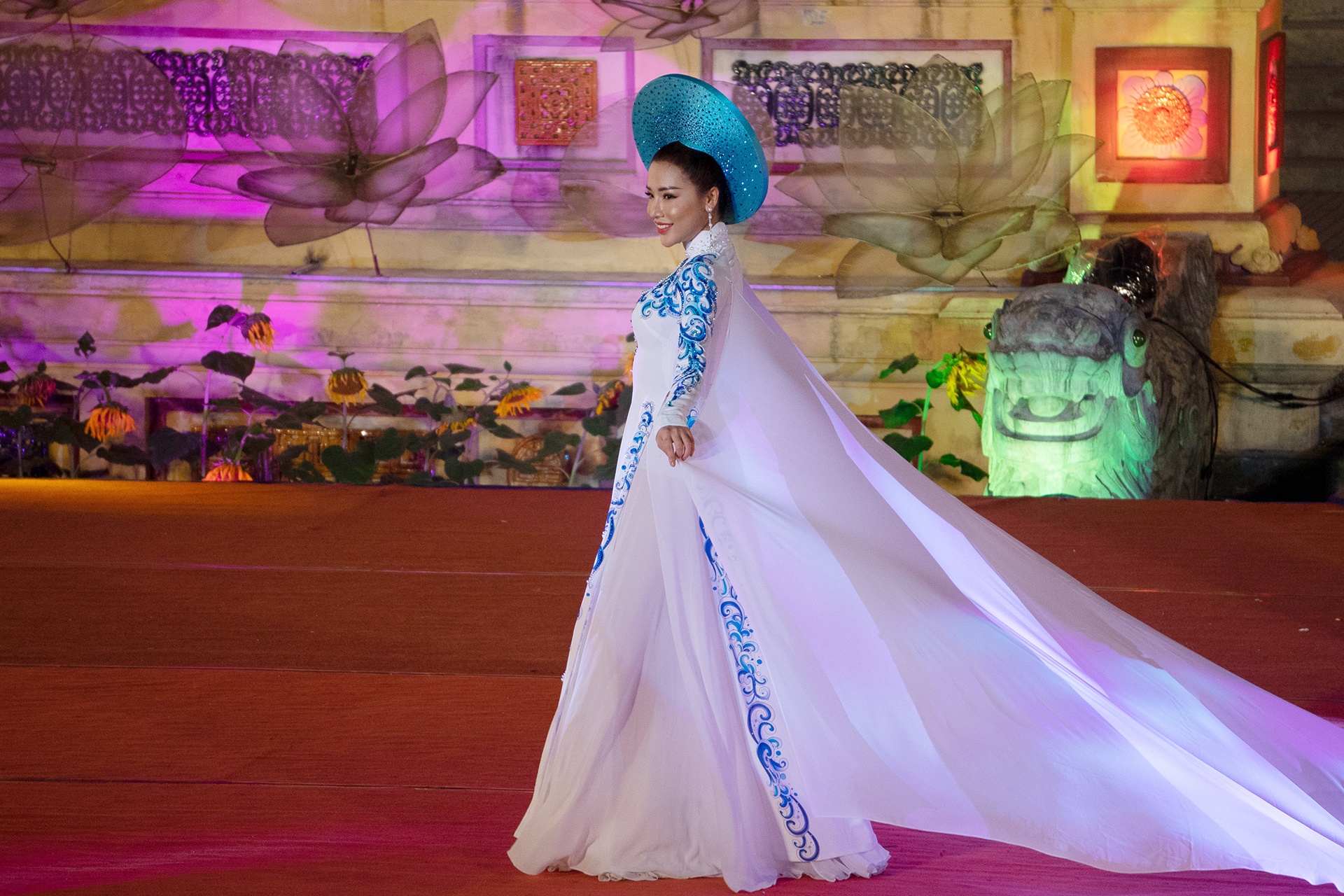 trinh dien ao dai tai Festival Hue anh 6