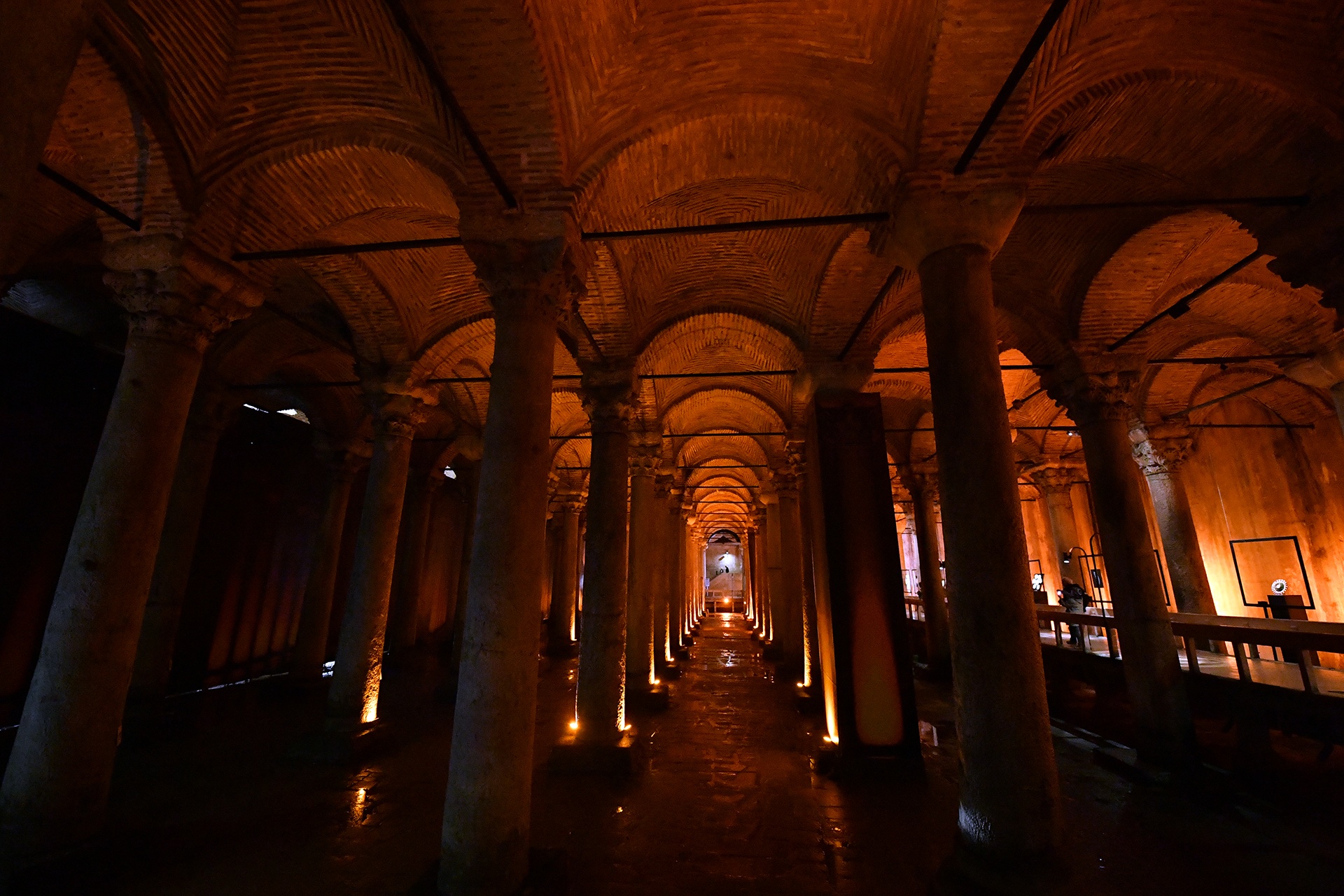 Be chua nuoc ngam o Istanbul anh 2