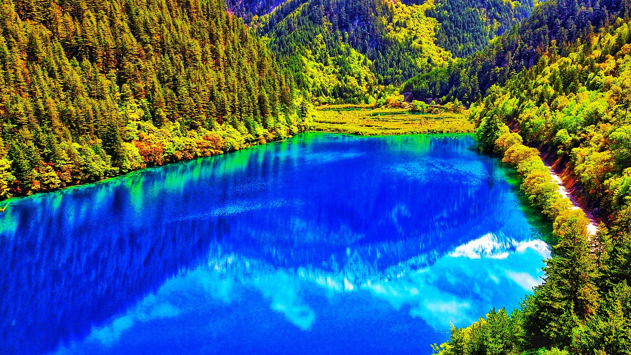 Cuu Trai Cau xanh ngat nhin tu tren cao hinh anh