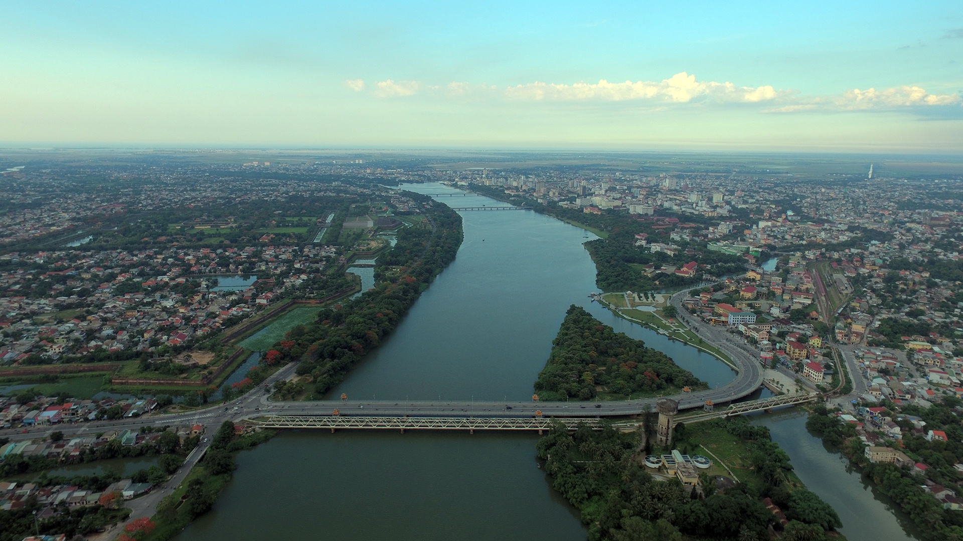 Hue nhin tu tren cao anh 24