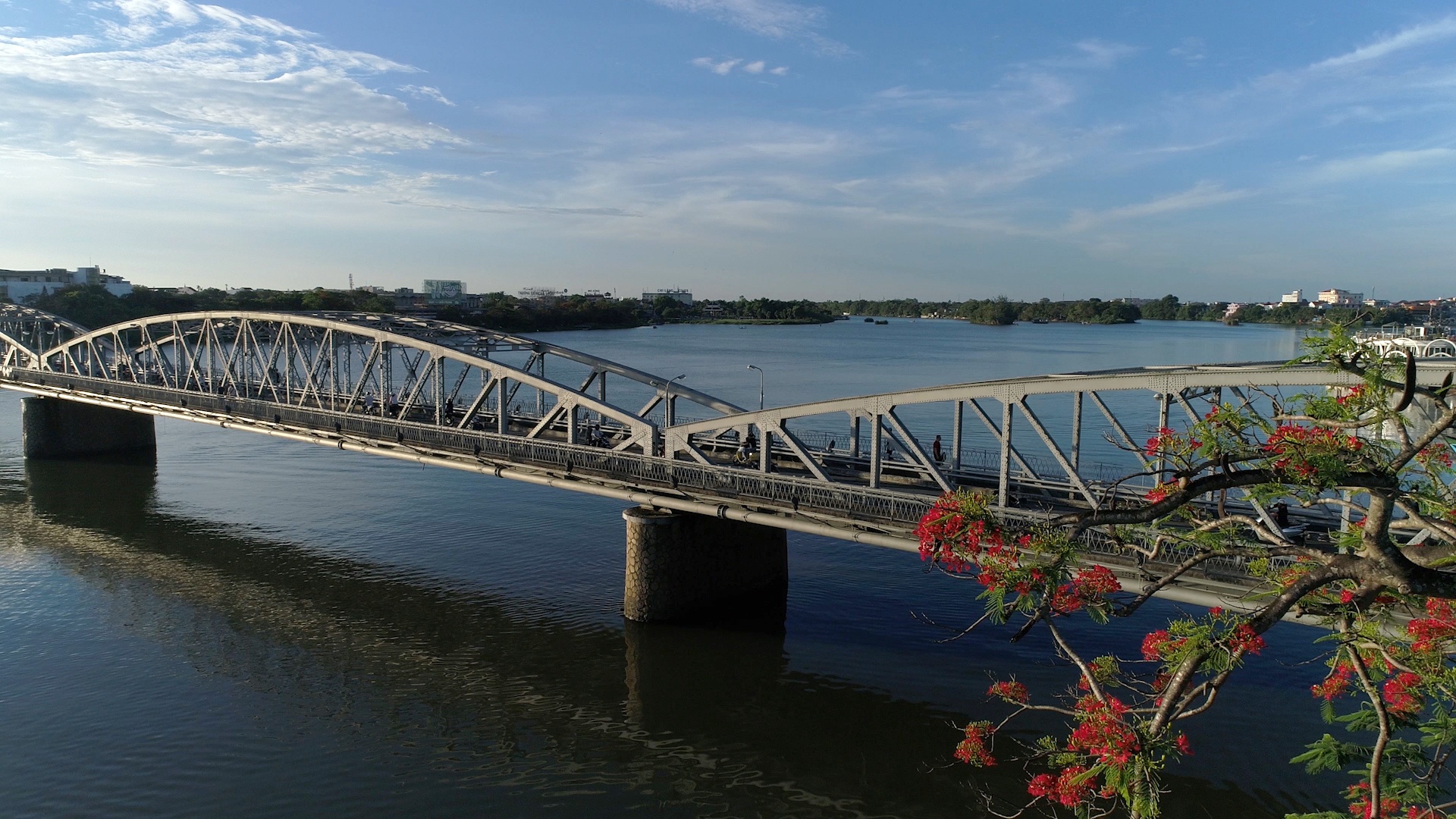 Hue nhin tu tren cao anh 17