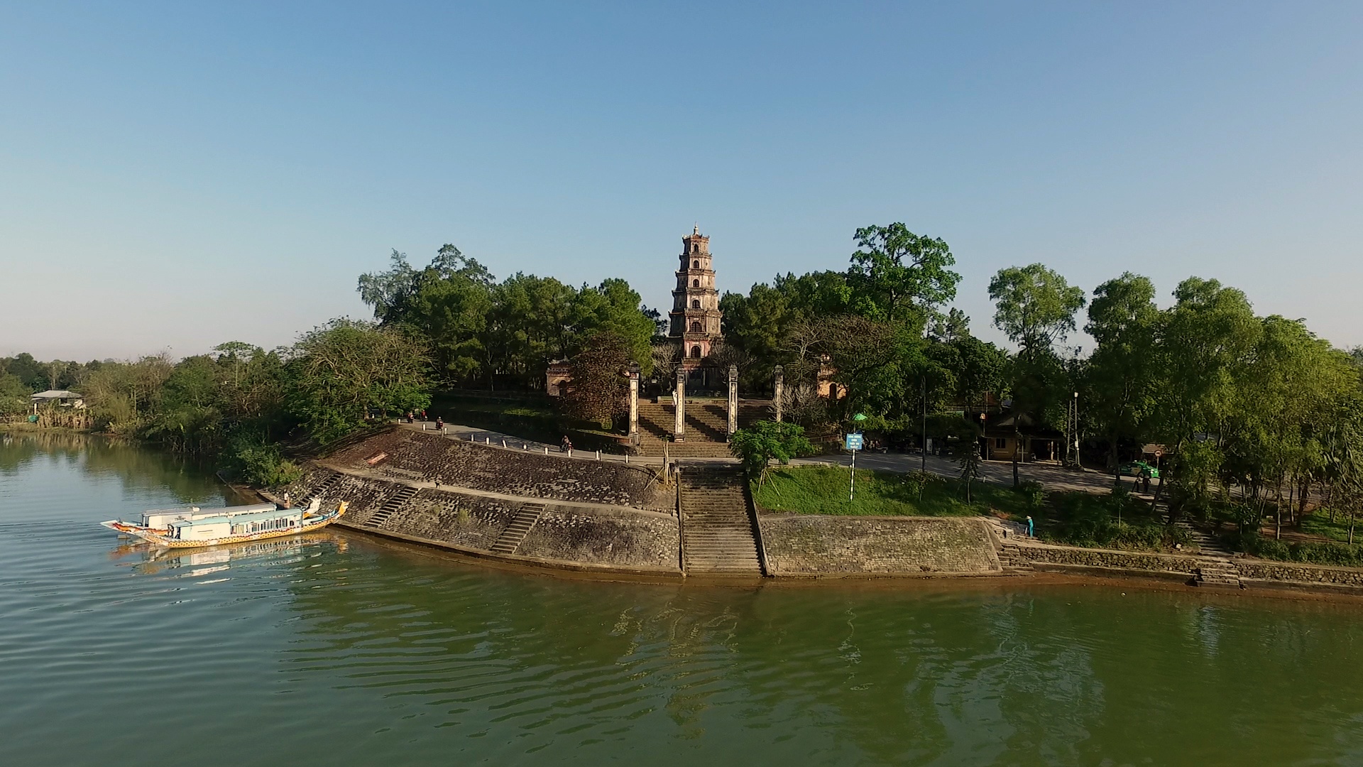 Hue nhin tu tren cao anh 20