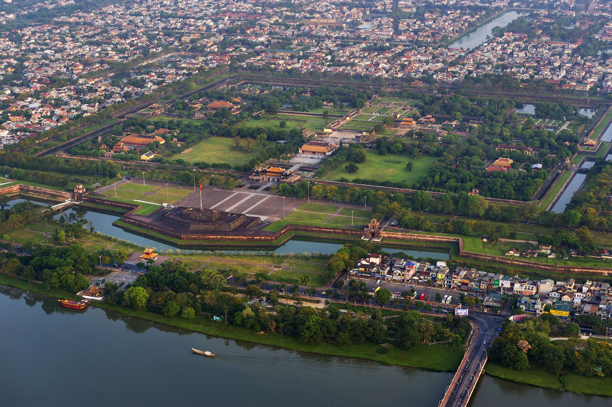 Hue nhin tu tren cao anh 6