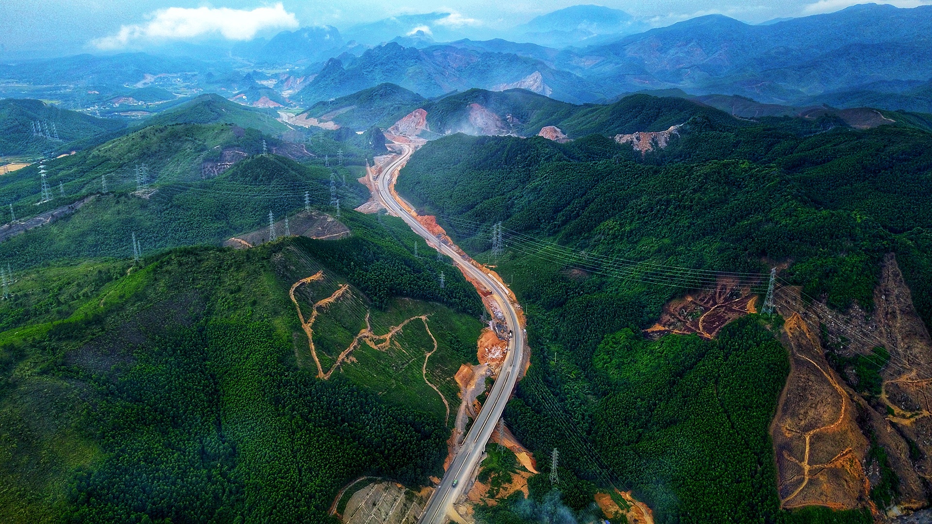 Toan canh Van Don nhin tu tren cao hinh anh