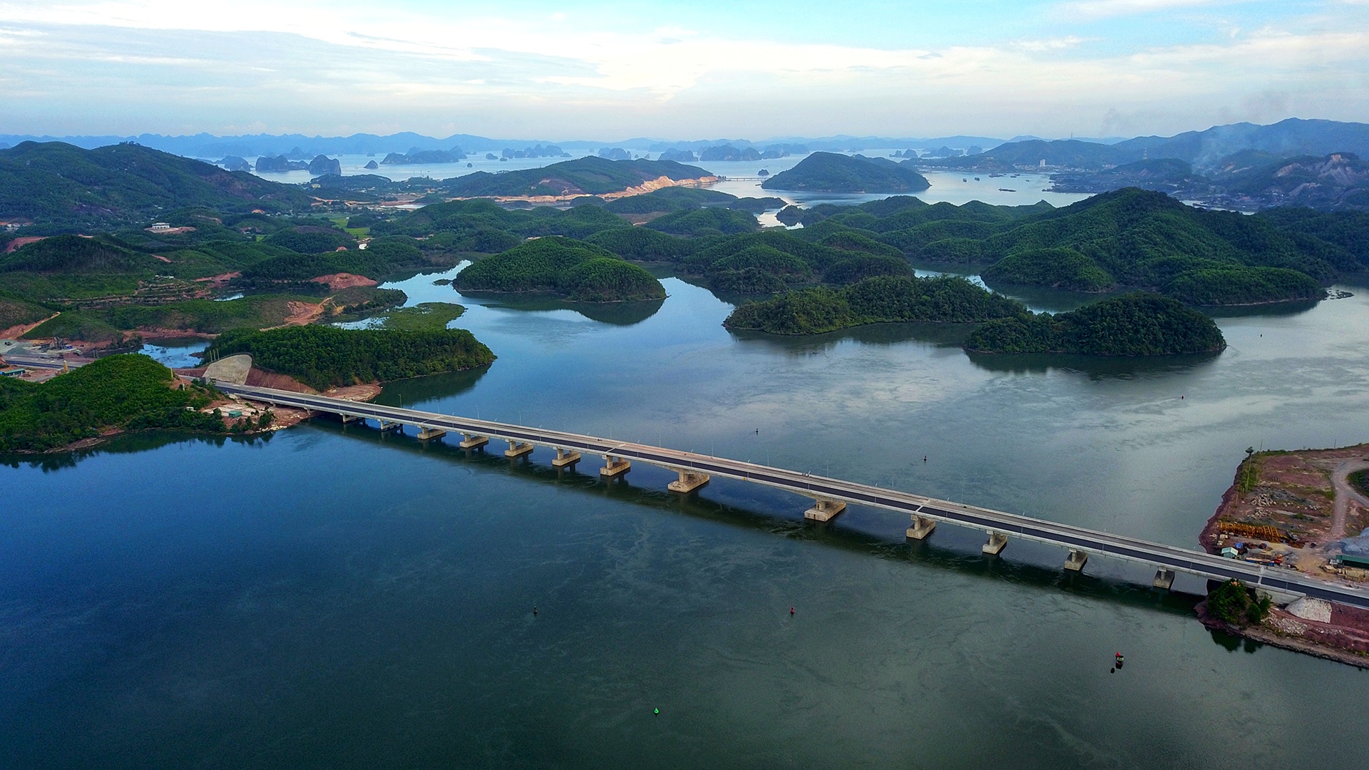 huyen Van Don co cao toc moi anh 1