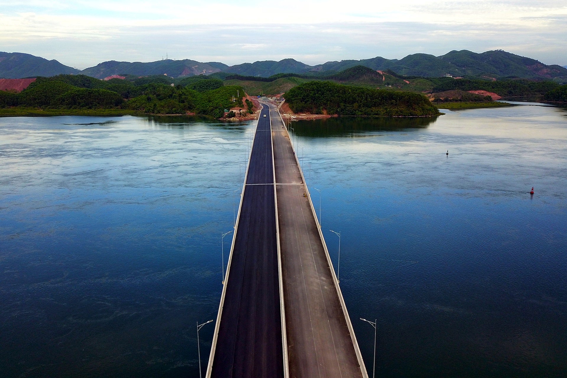 huyen Van Don co cao toc moi anh 23