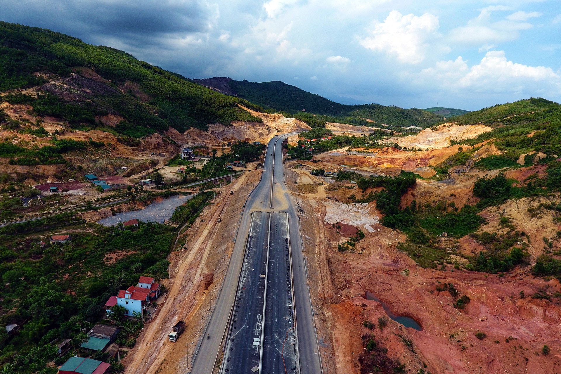 huyen Van Don co cao toc moi anh 8