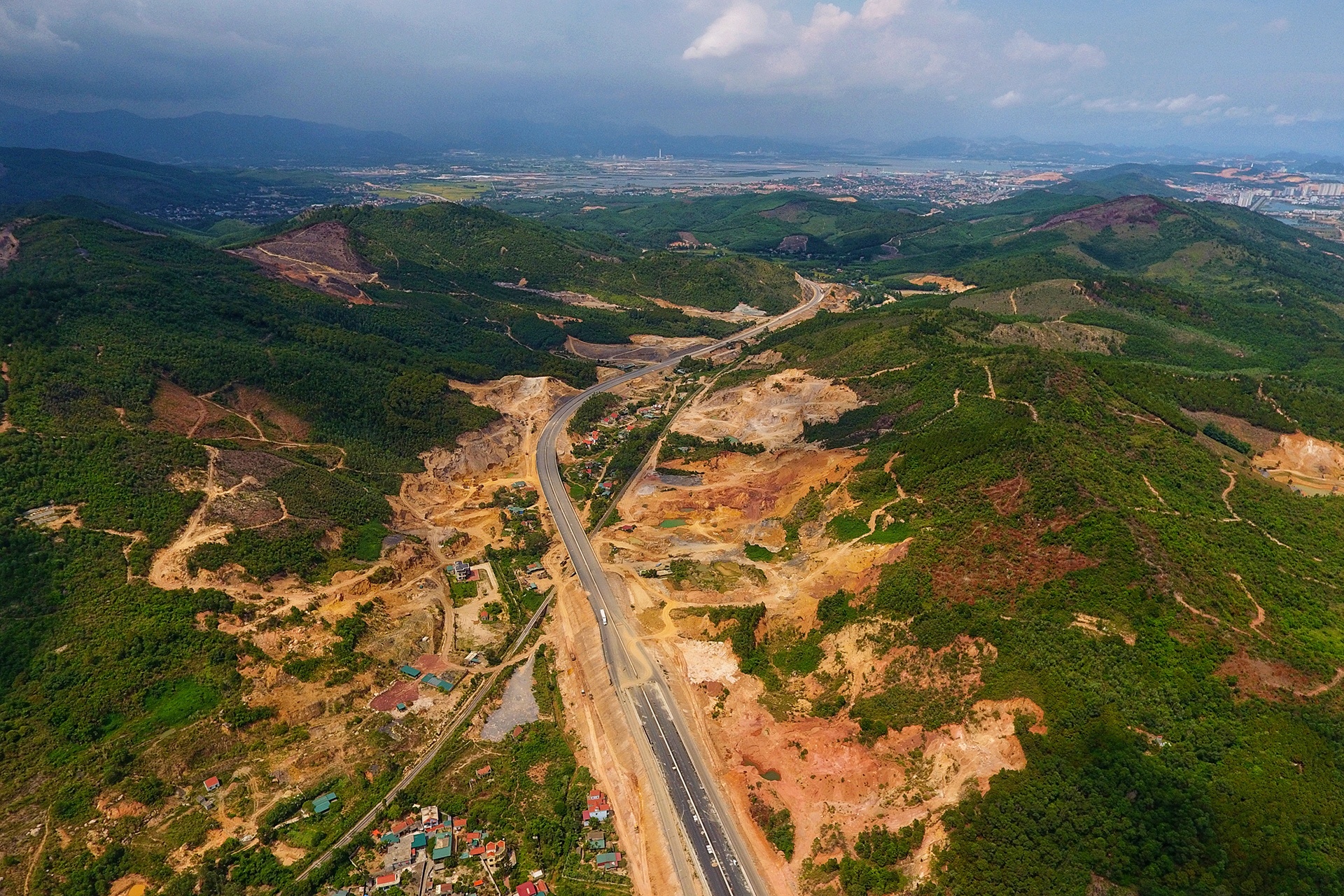 huyen Van Don co cao toc moi anh 9