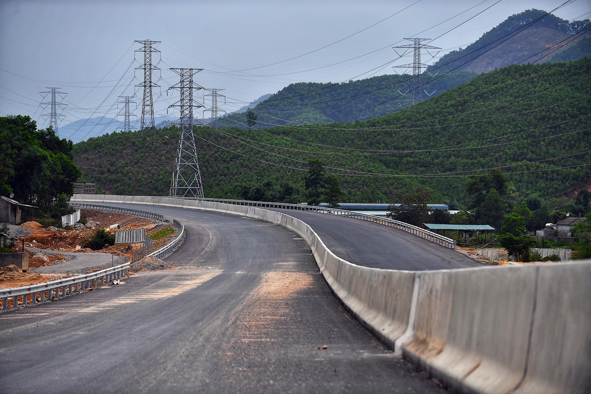 huyen Van Don co cao toc moi anh 14