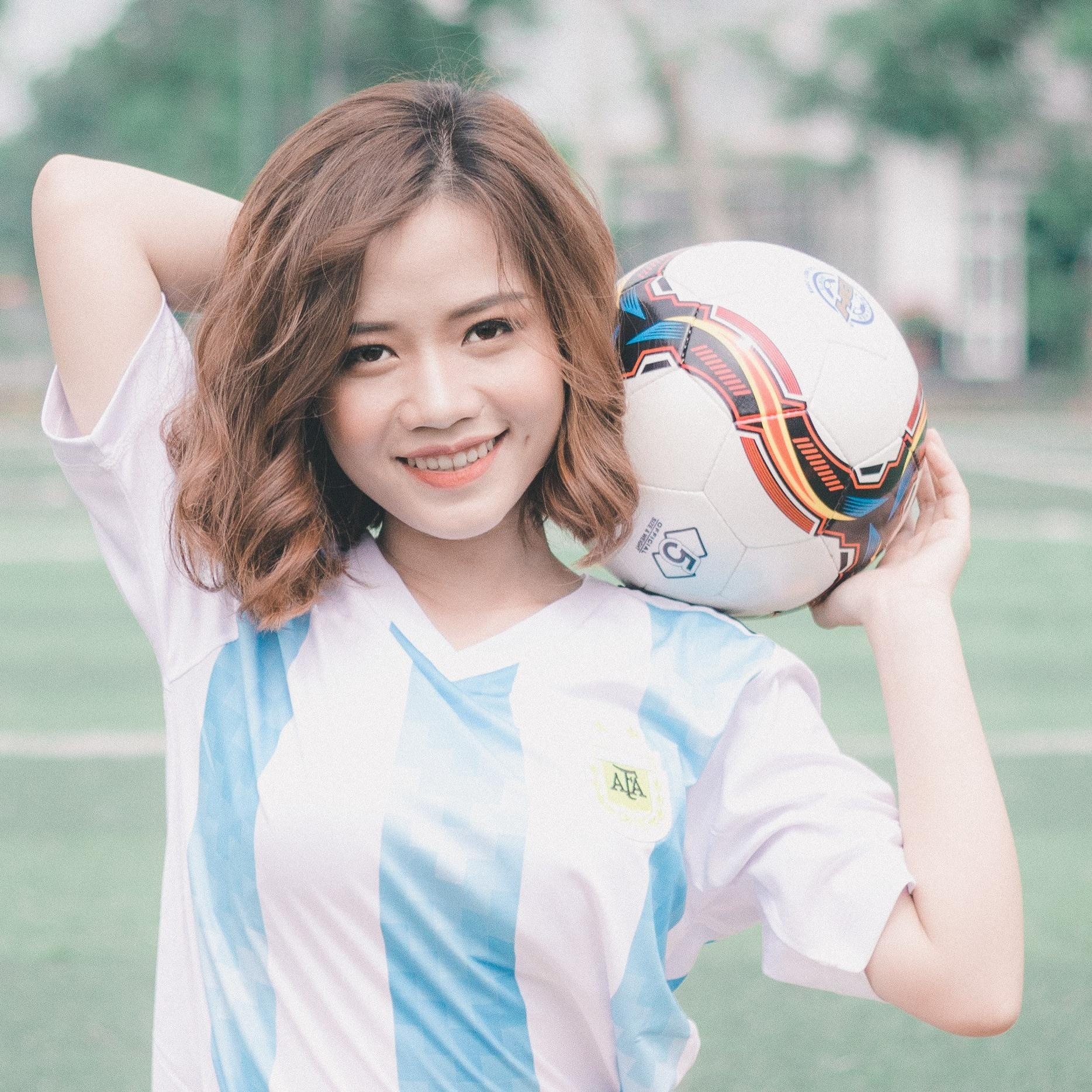 thieu nu mua World Cup anh 12