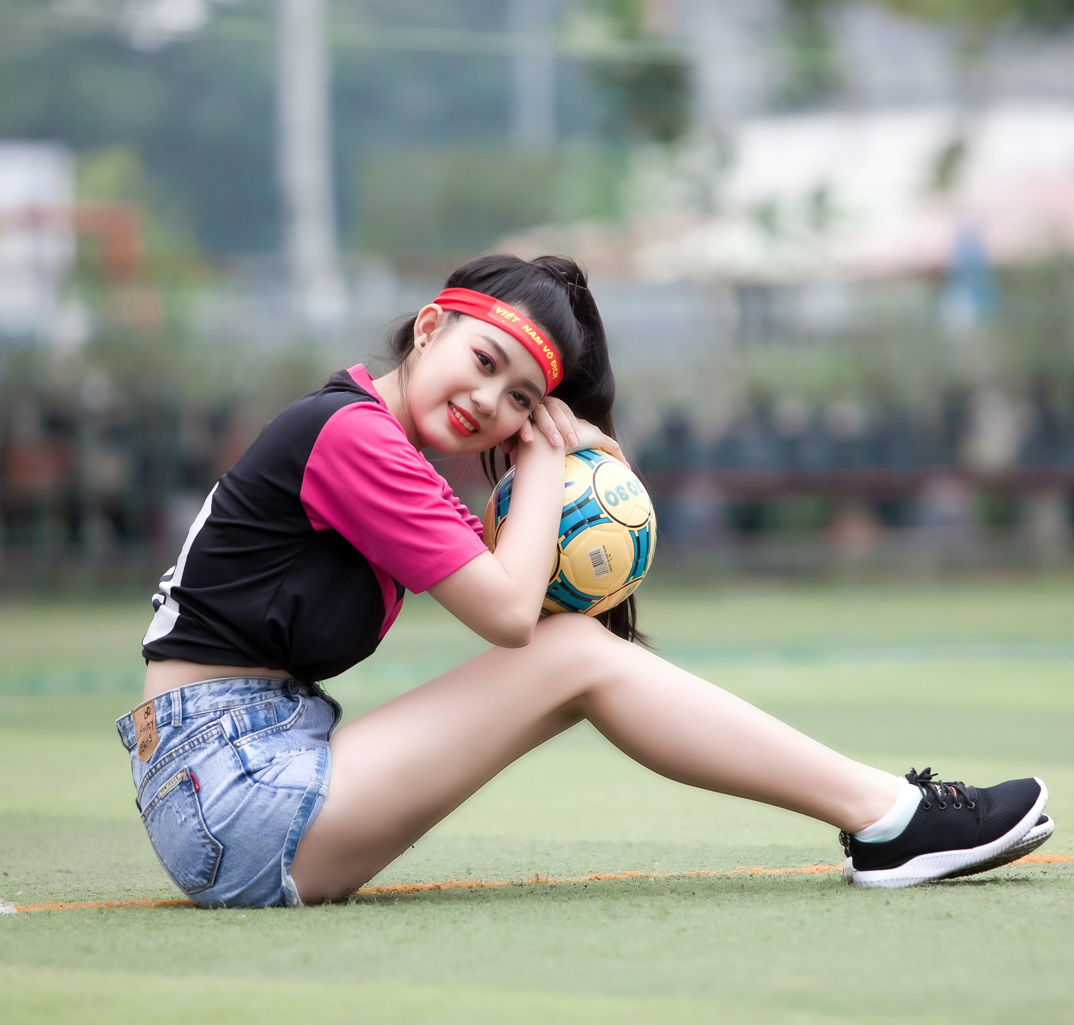 thieu nu mua World Cup anh 13