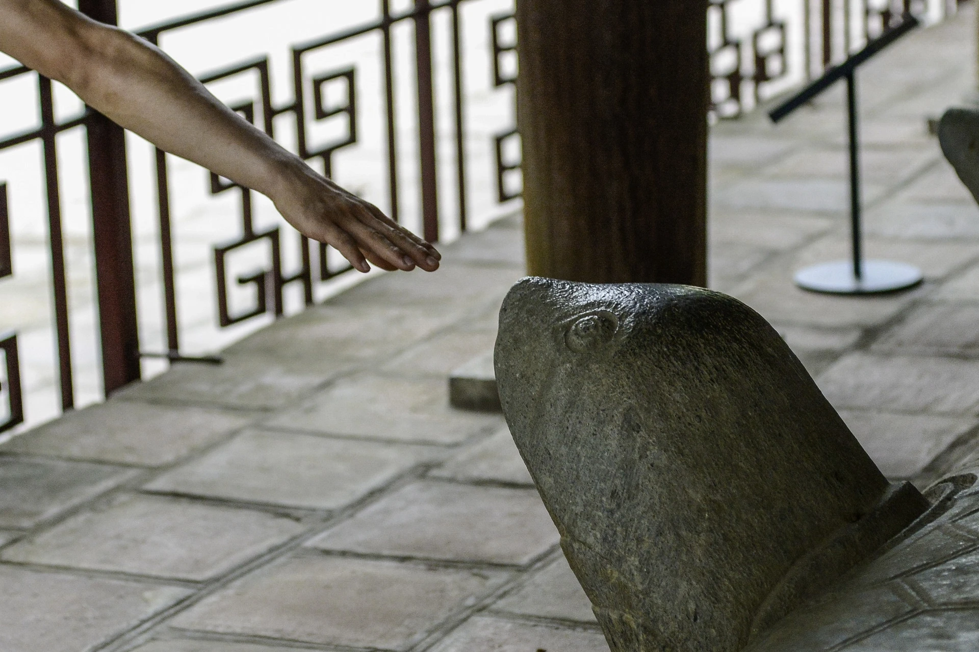 si tu cau may tai Van Mieu anh 7