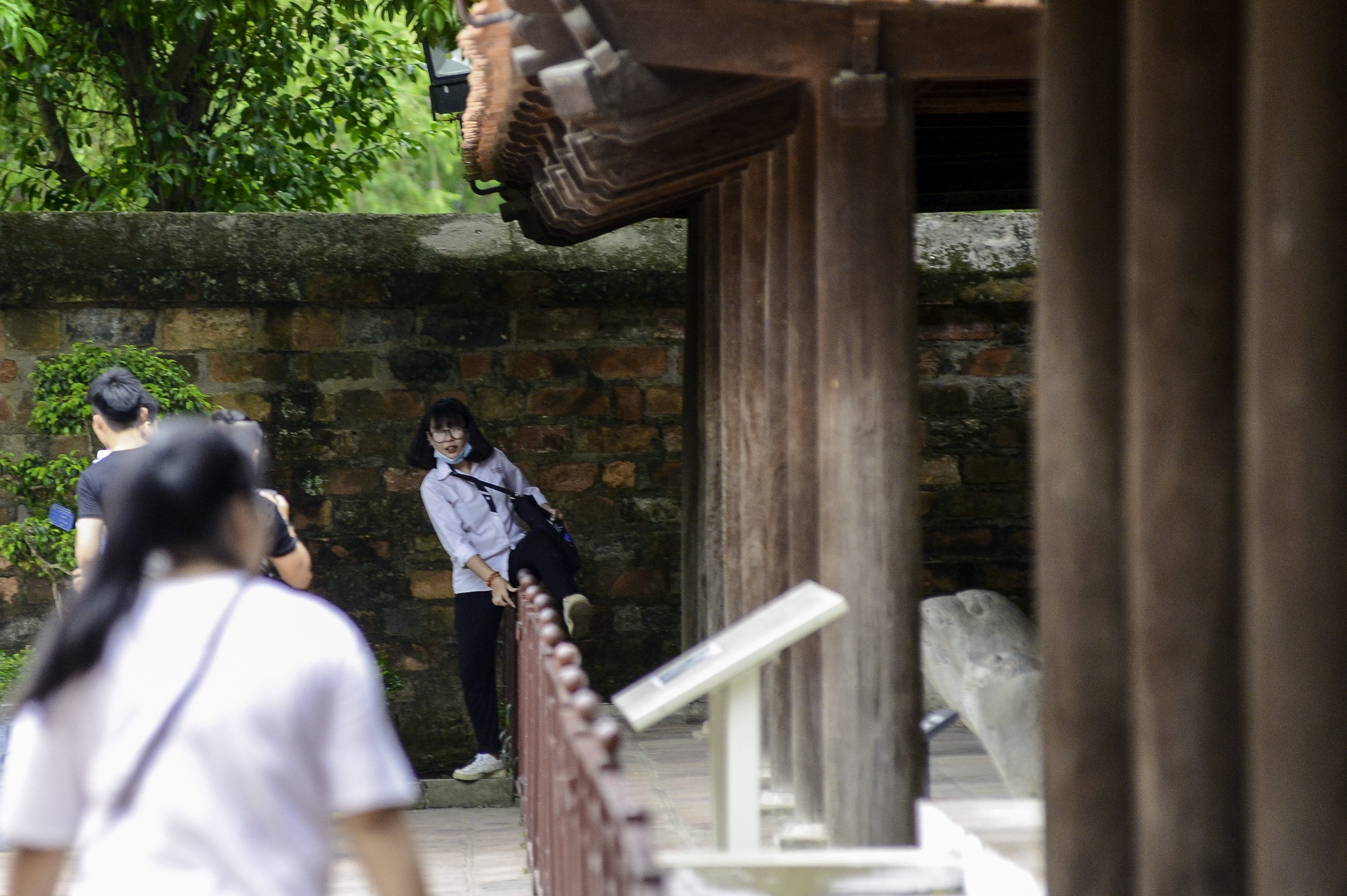 si tu cau may tai Van Mieu anh 8