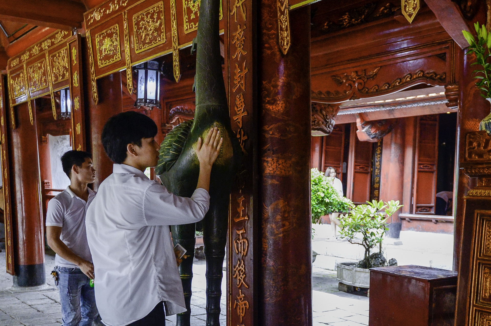 si tu cau may tai Van Mieu anh 10