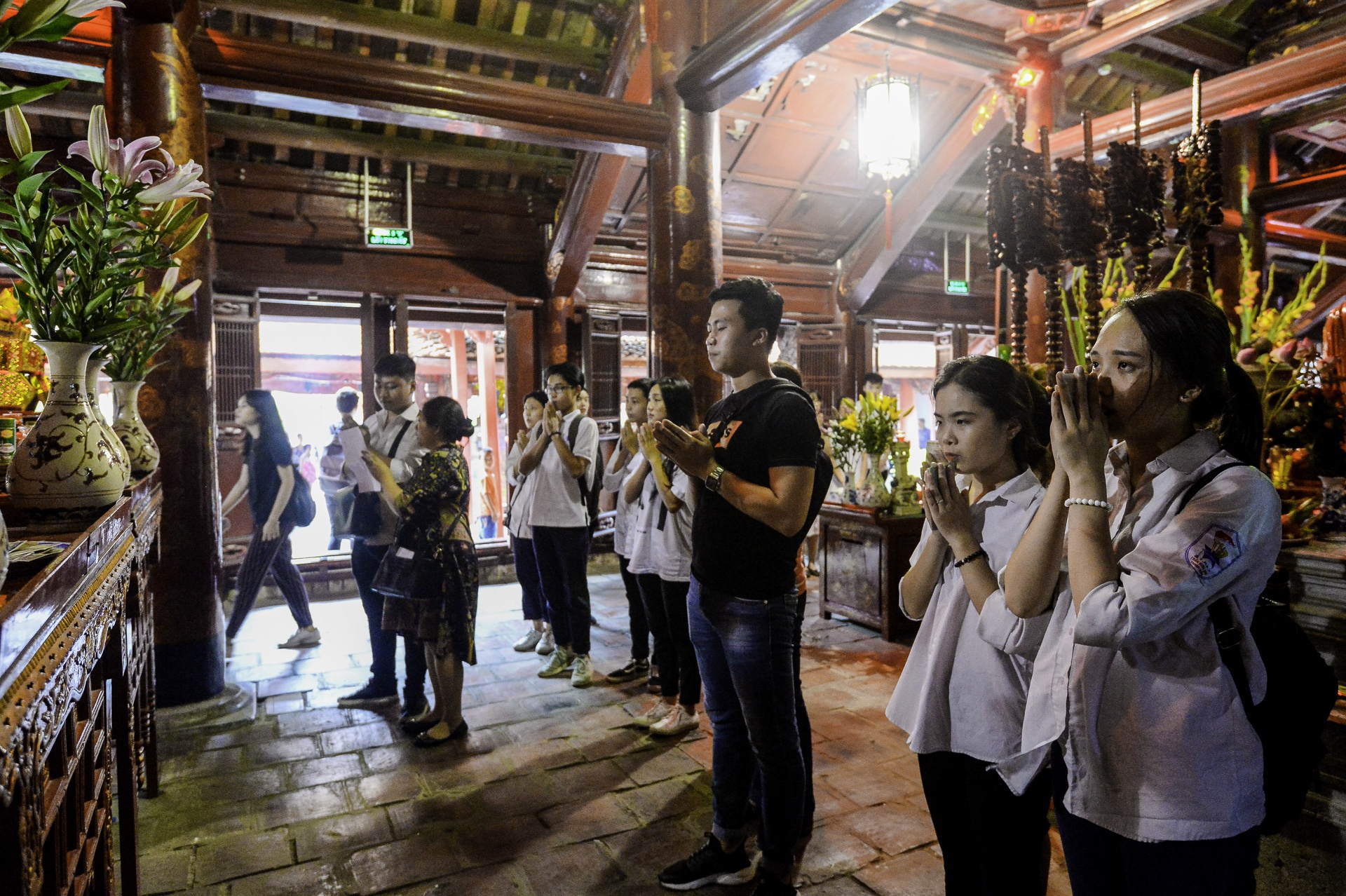 si tu cau may tai Van Mieu anh 2