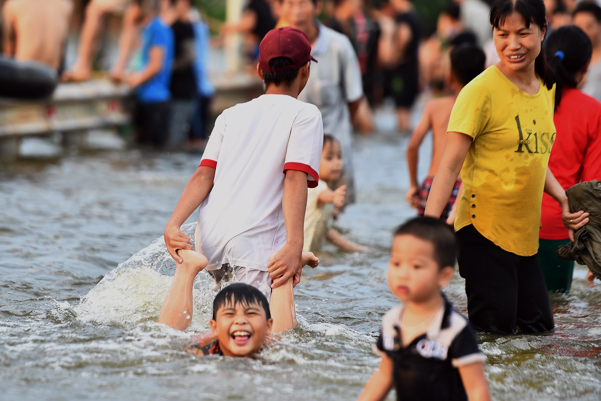 boi loi tren duong sau mua ngap anh 5