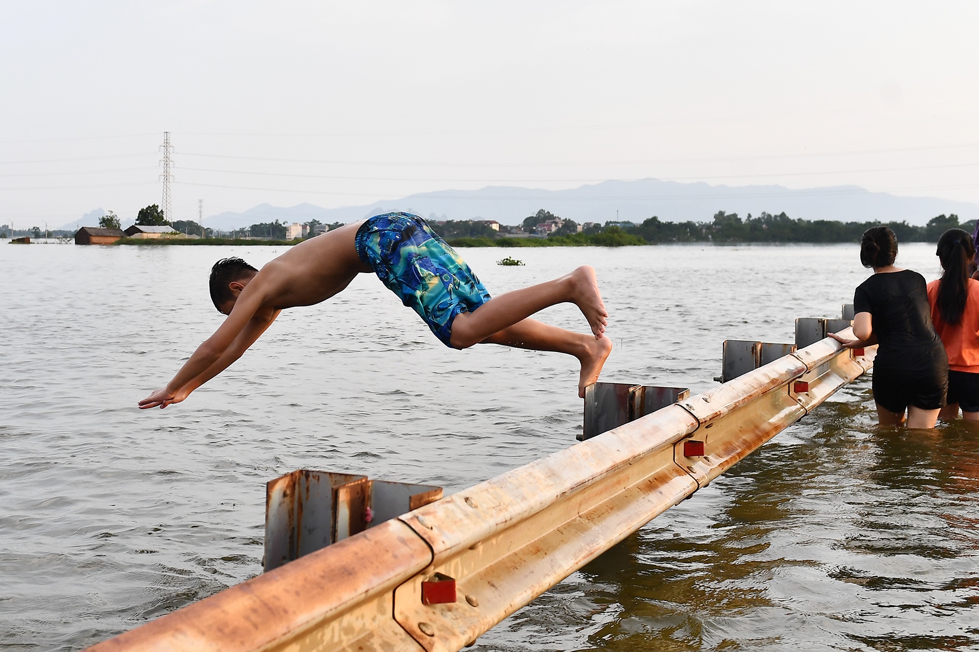 boi loi tren duong sau mua ngap anh 7