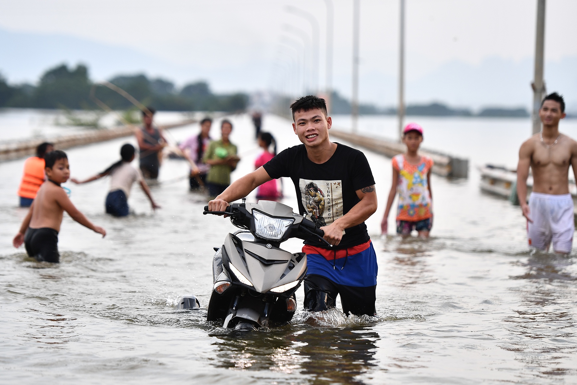 boi loi tren duong sau mua ngap anh 2