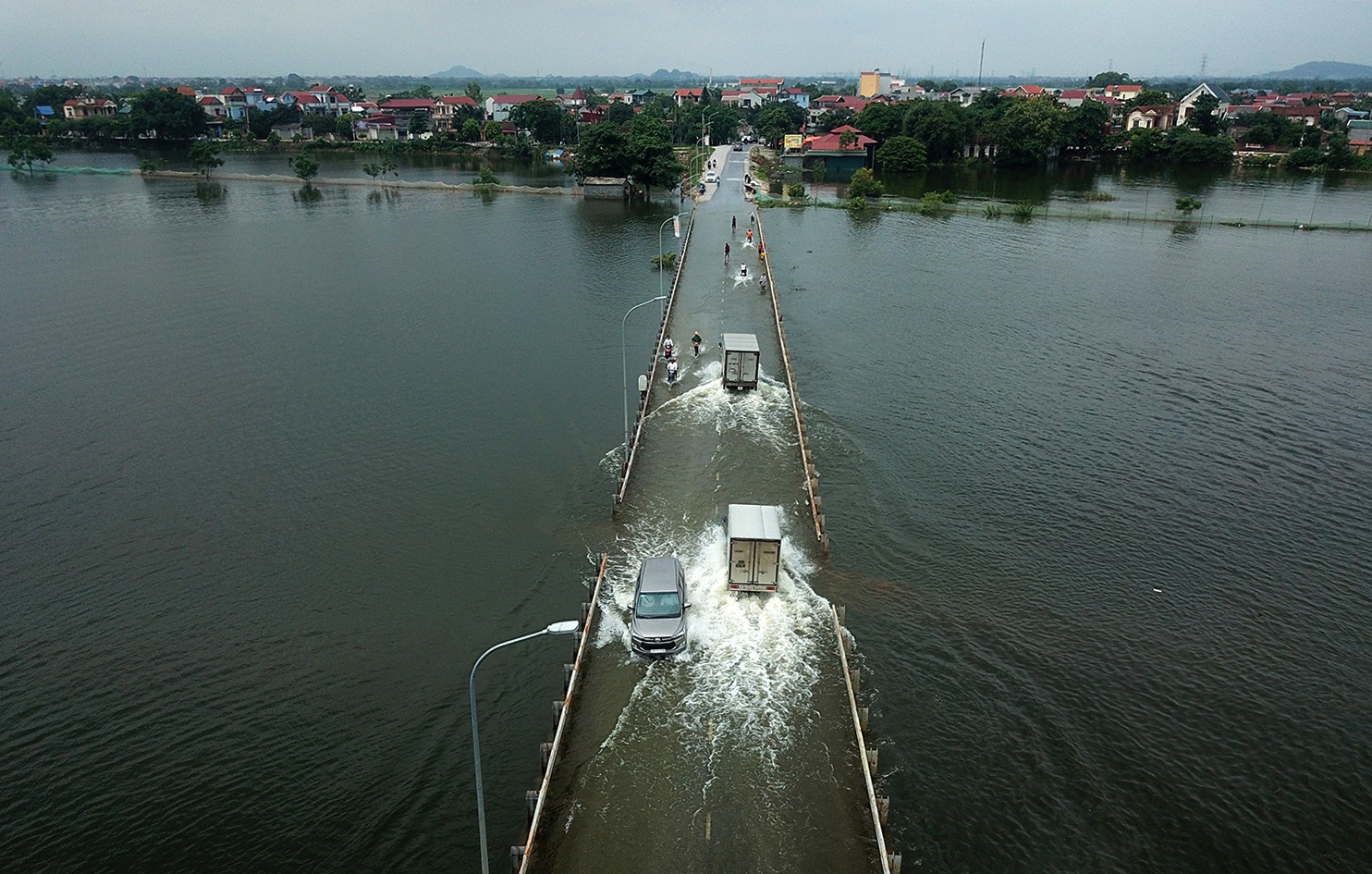 ngap tinh lo 421B o Can Huu anh 1