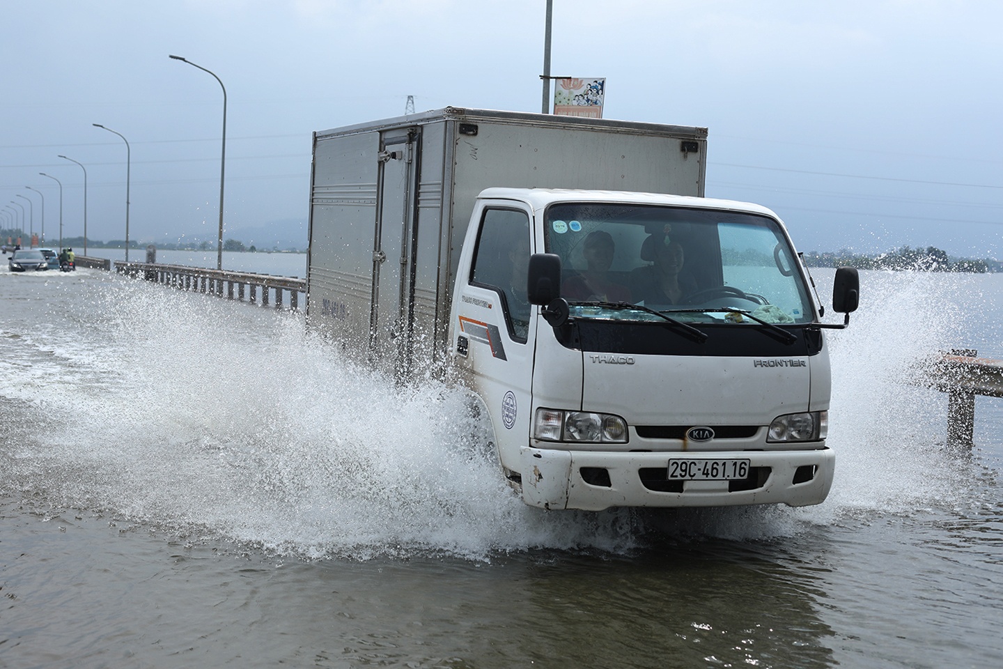 ngap tinh lo 421B o Can Huu anh 7