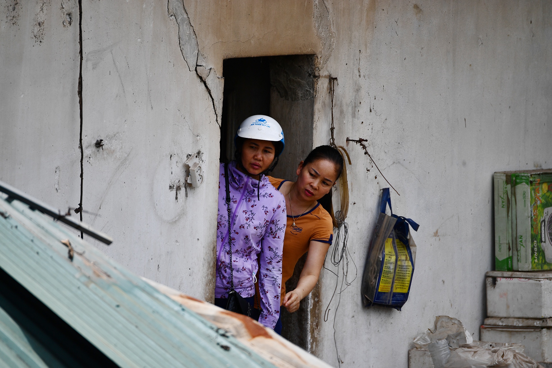 sap nha vi sat lo o Hoa Binh anh 17