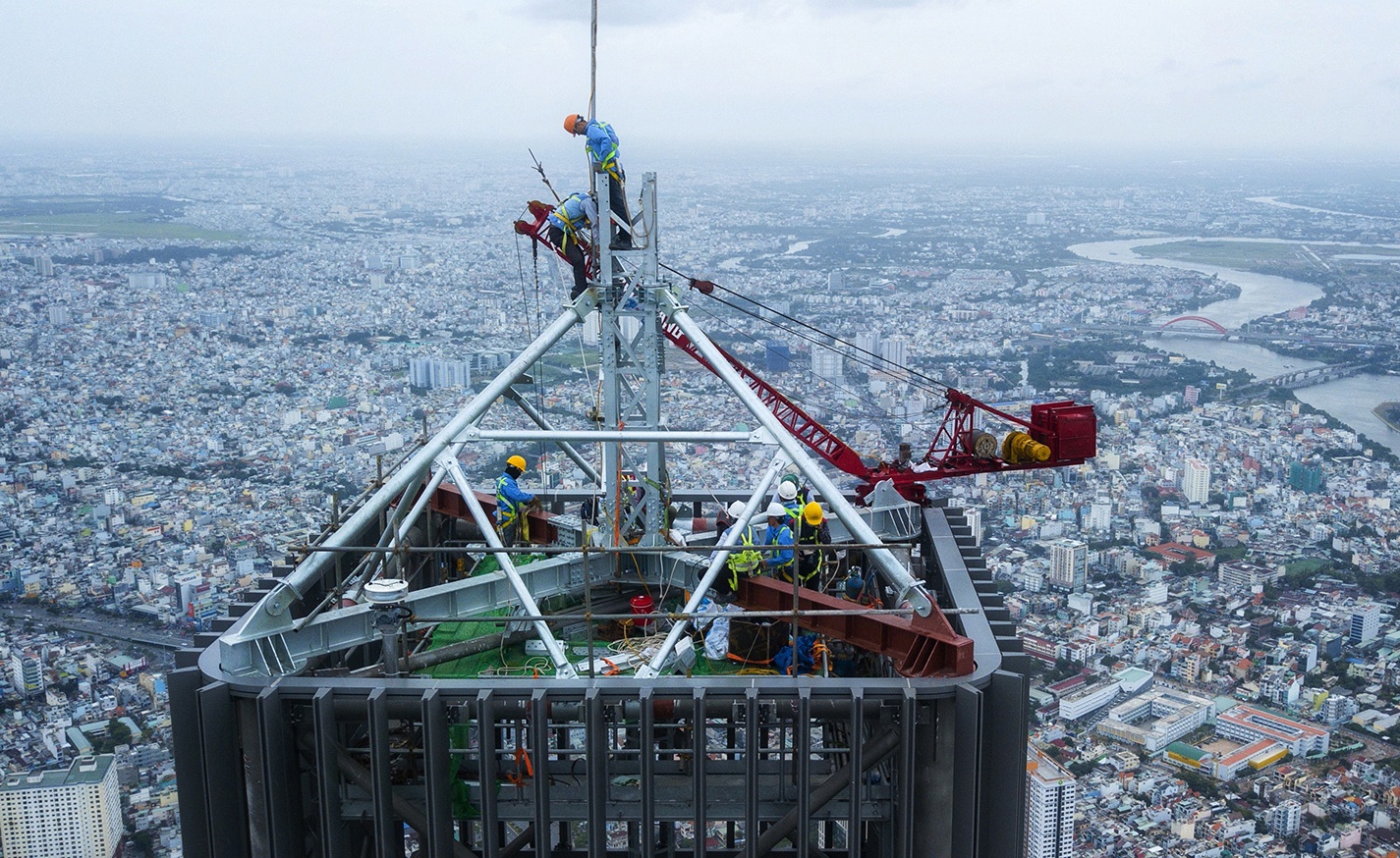 3 ngay san anh vuot dinh toa thap choc troi Sai Gon hinh anh