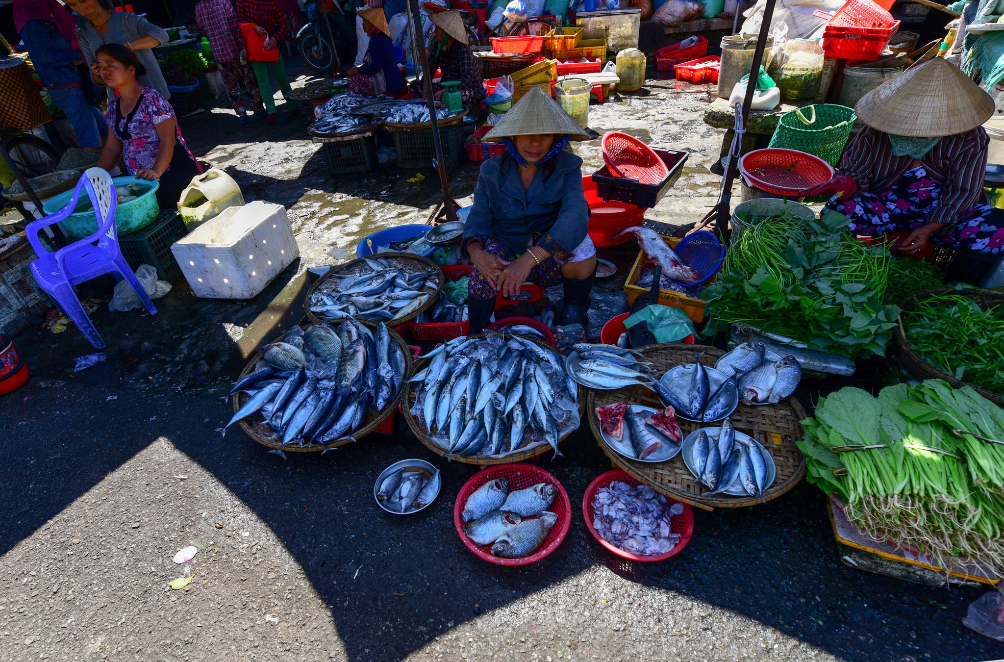 cho Dong Ba o Hue anh 12