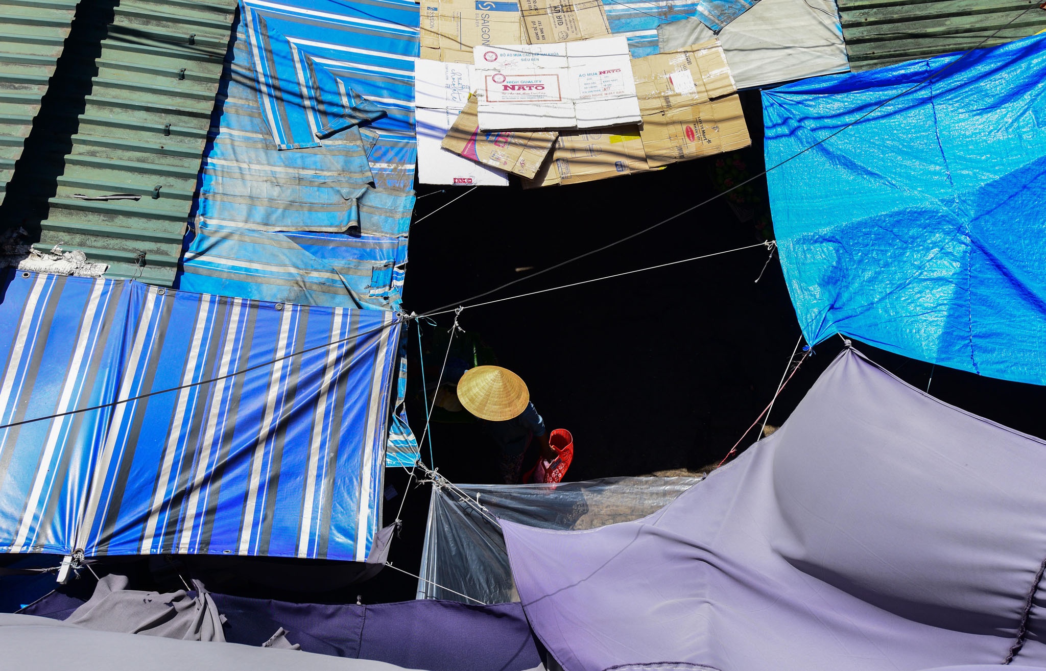 cho Dong Ba o Hue anh 18