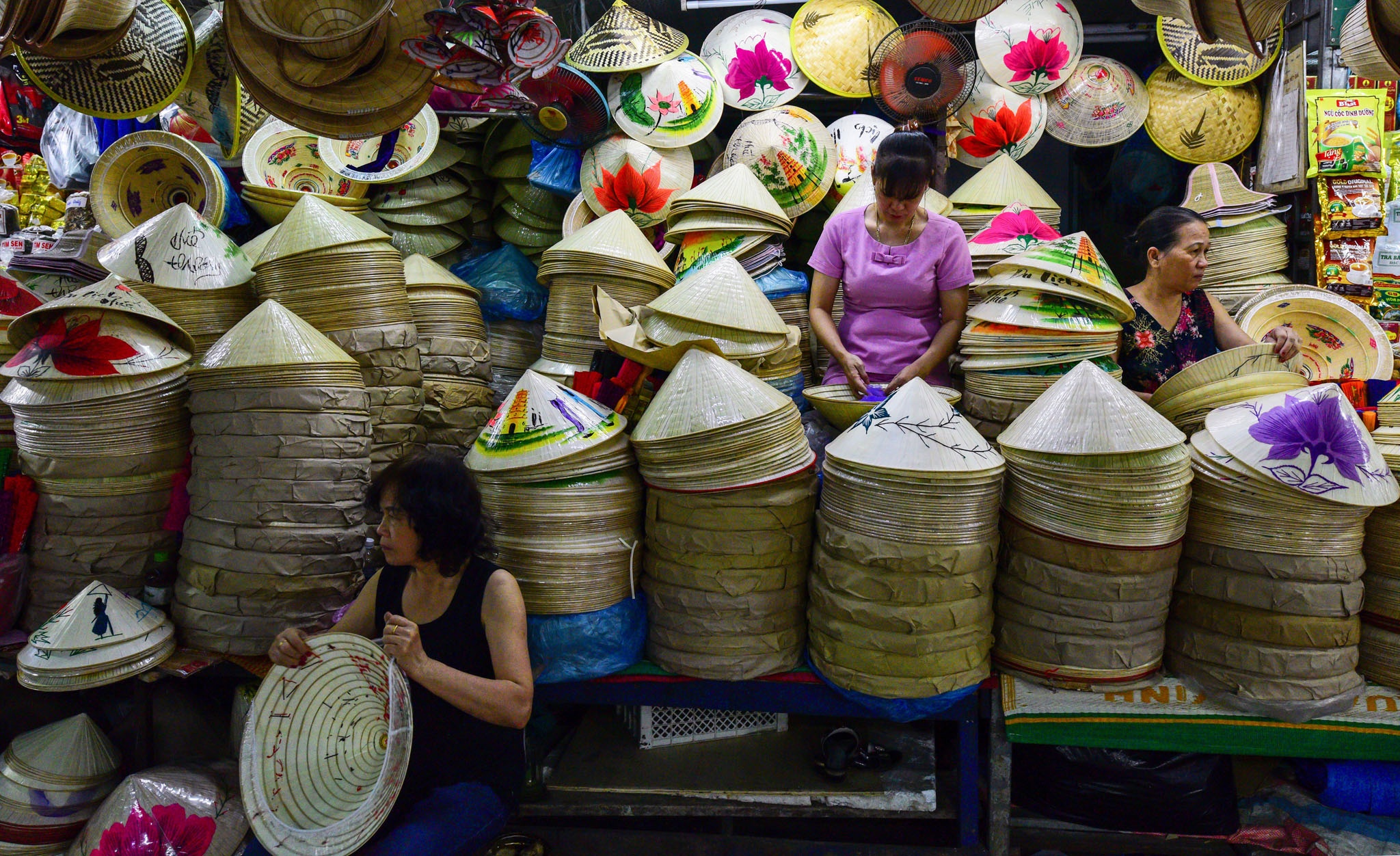 cho Dong Ba o Hue anh 4