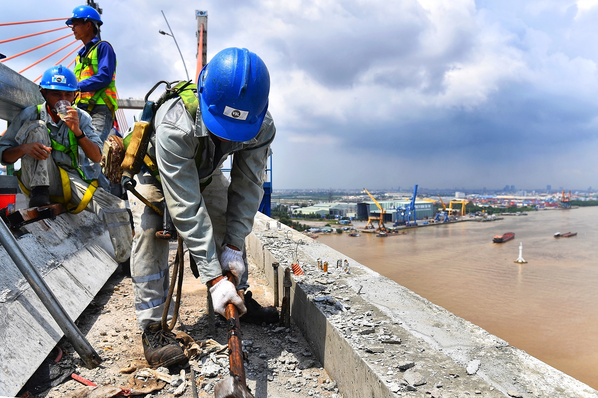 cầu Bạch Đằng trước ngày khánh thành ảnh 10 cau Bach Dang truoc ngay khanh thanh anh 10