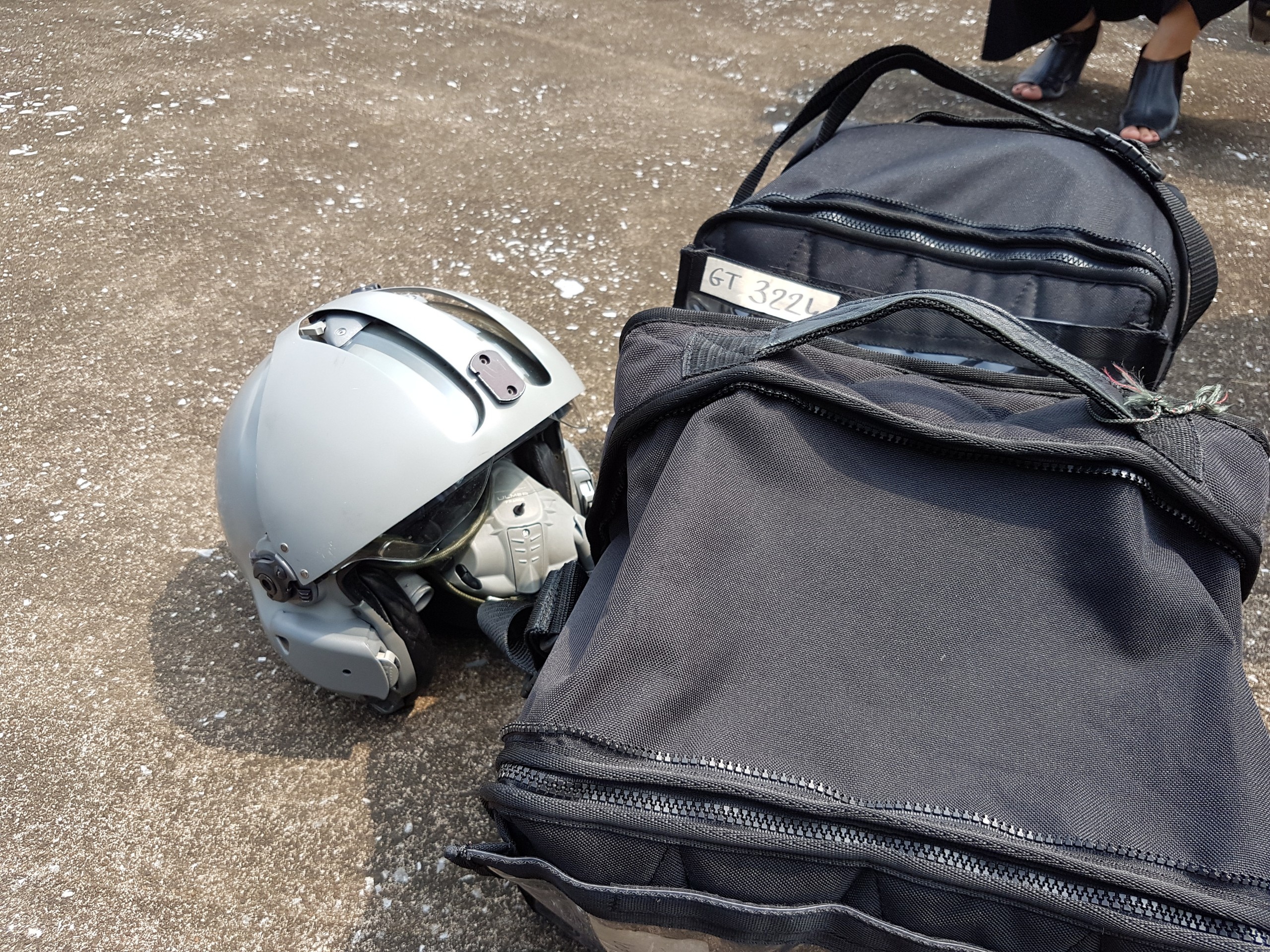 may bay quan su Phap den Ha Noi anh 8