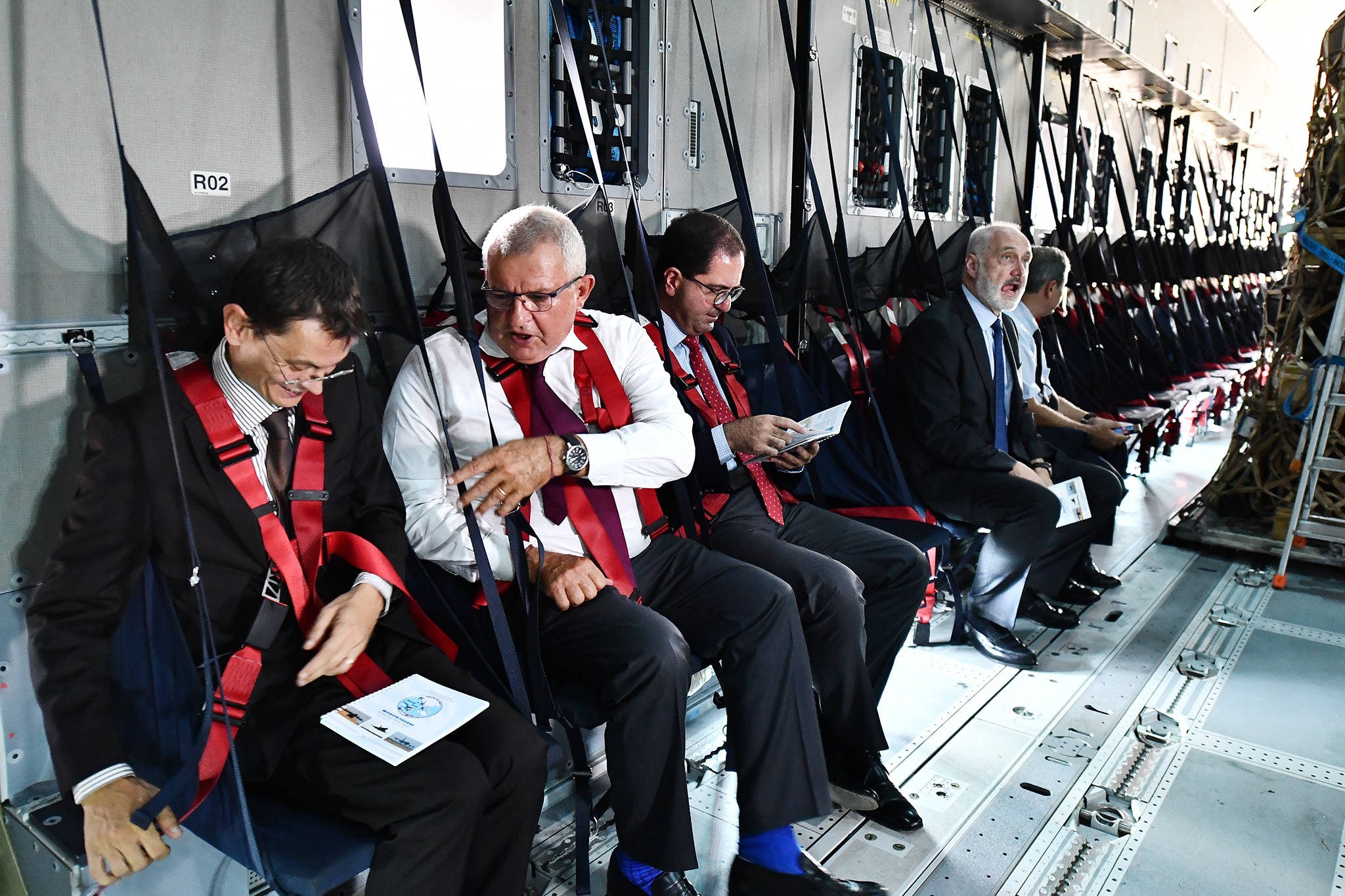 máy bay A400M bay thử tại Hà Nội ảnh 15 may bay A400M bay thu tai Ha Noi anh 15