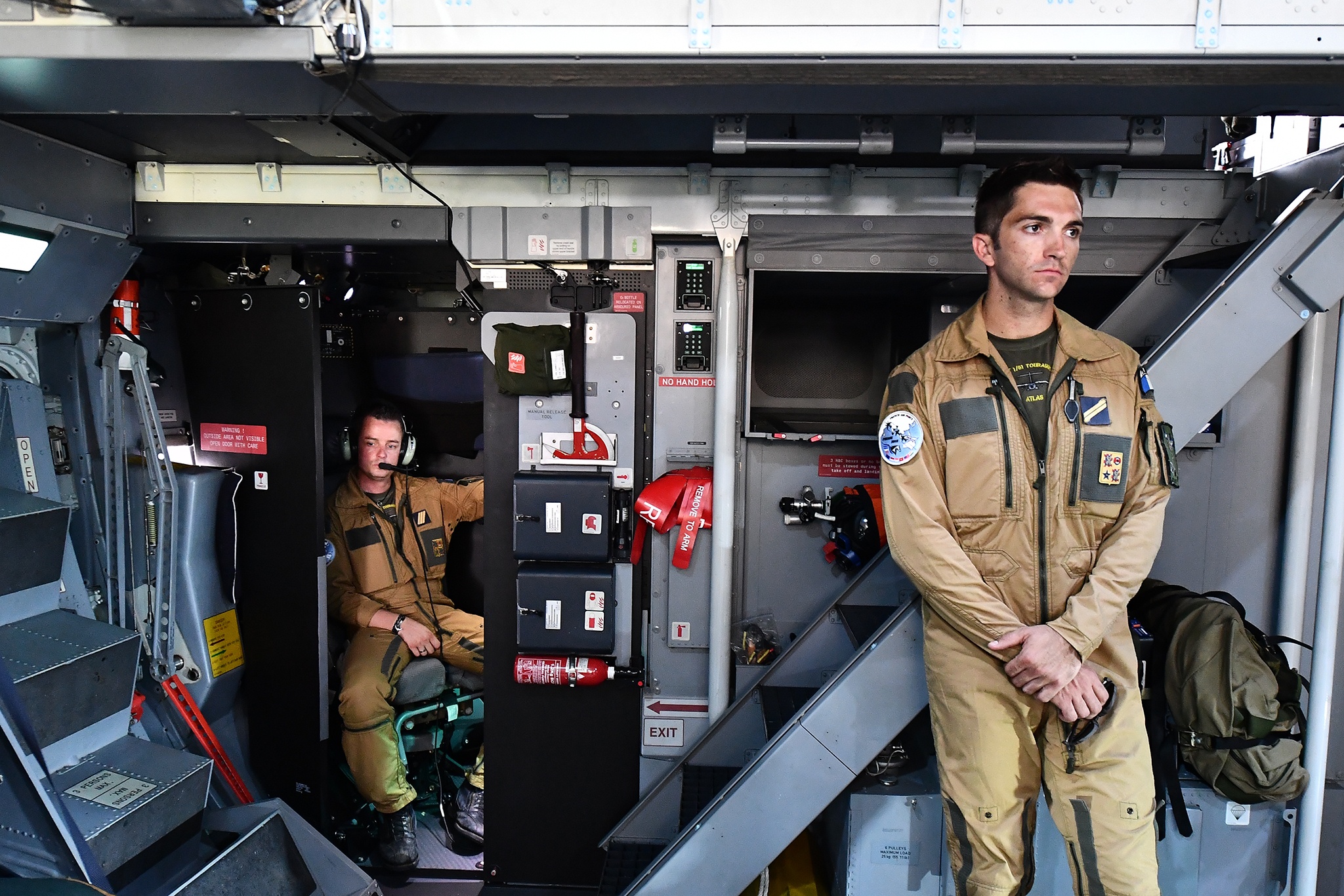 Luc si bau troi A400M bay trinh dien tai Ha Noi hinh anh