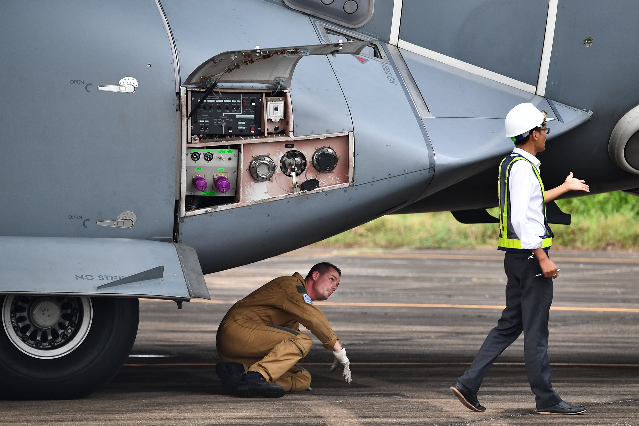 máy bay A400M bay thử tại Hà Nội ảnh 31 may bay A400M bay thu tai Ha Noi anh 31
