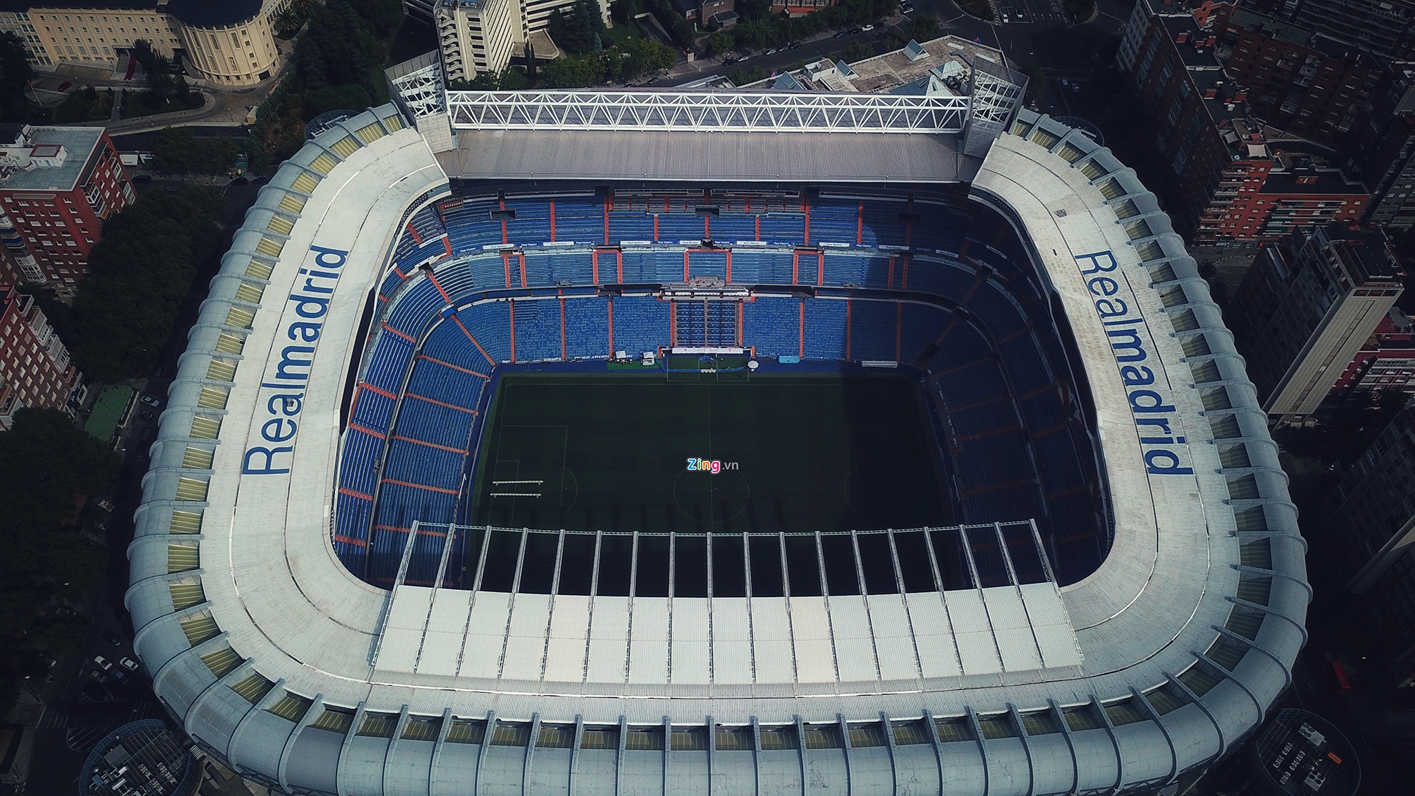san van dong Nou Camp va Bernabeu anh 2