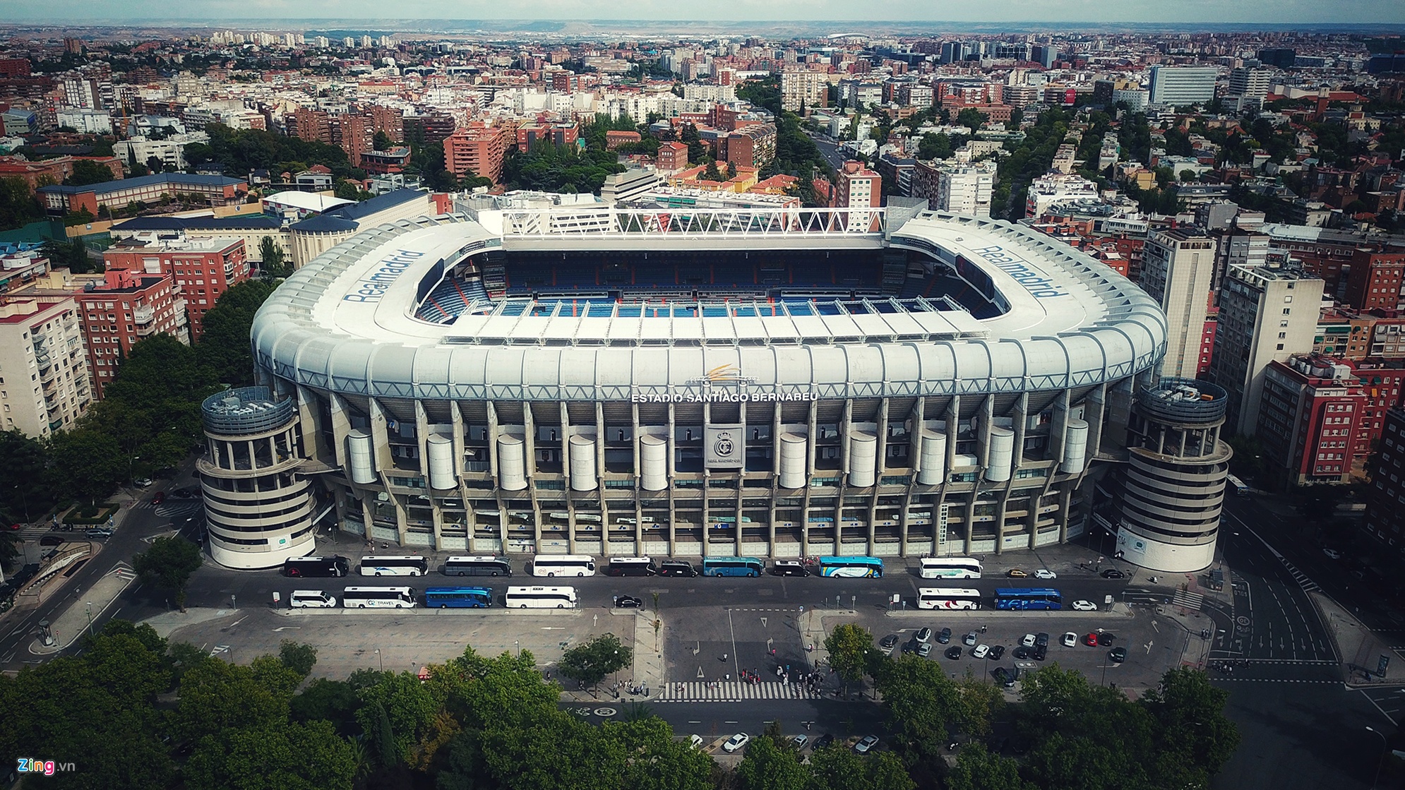 san van dong Nou Camp va Bernabeu anh 4