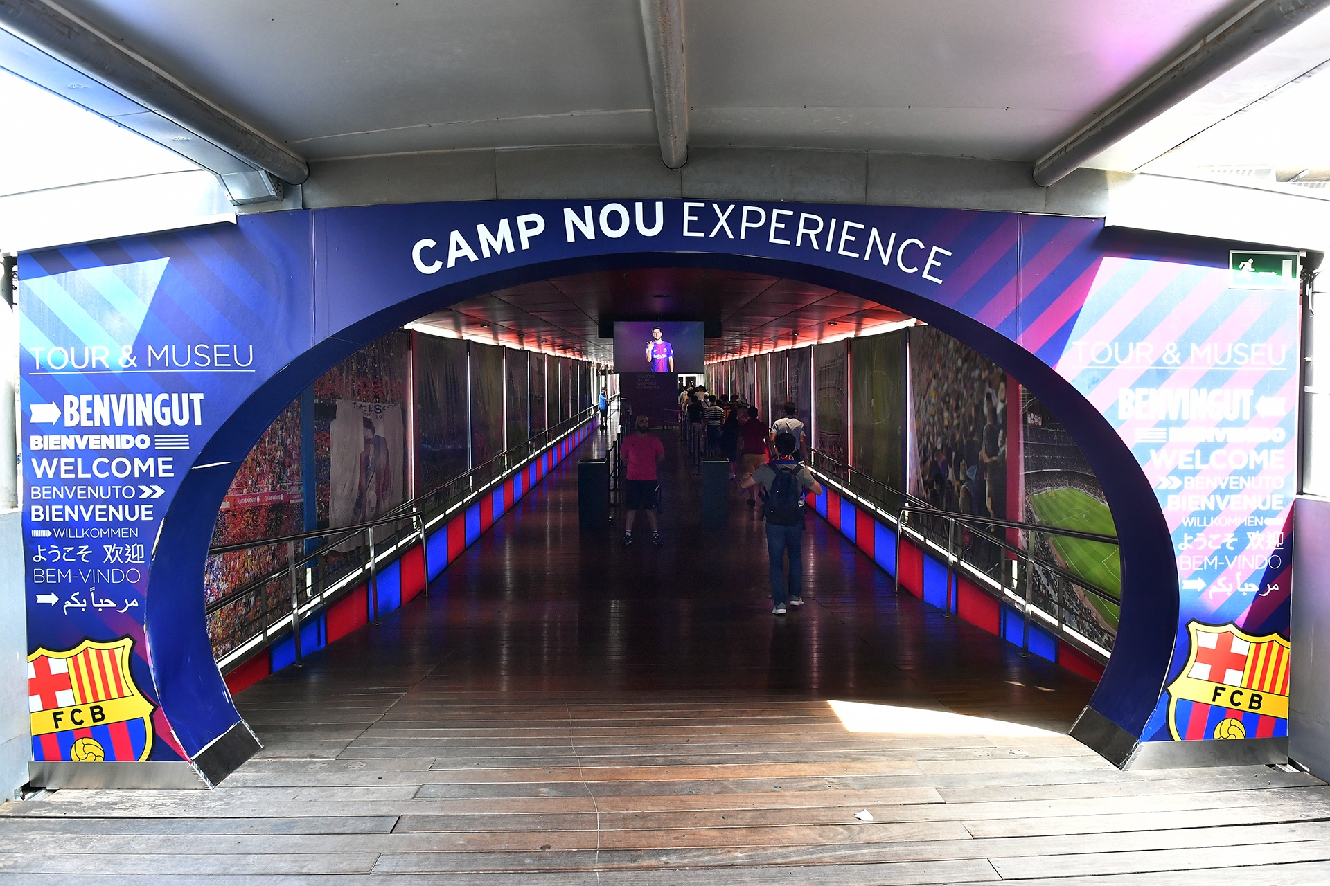 san van dong Nou Camp va Bernabeu anh 7