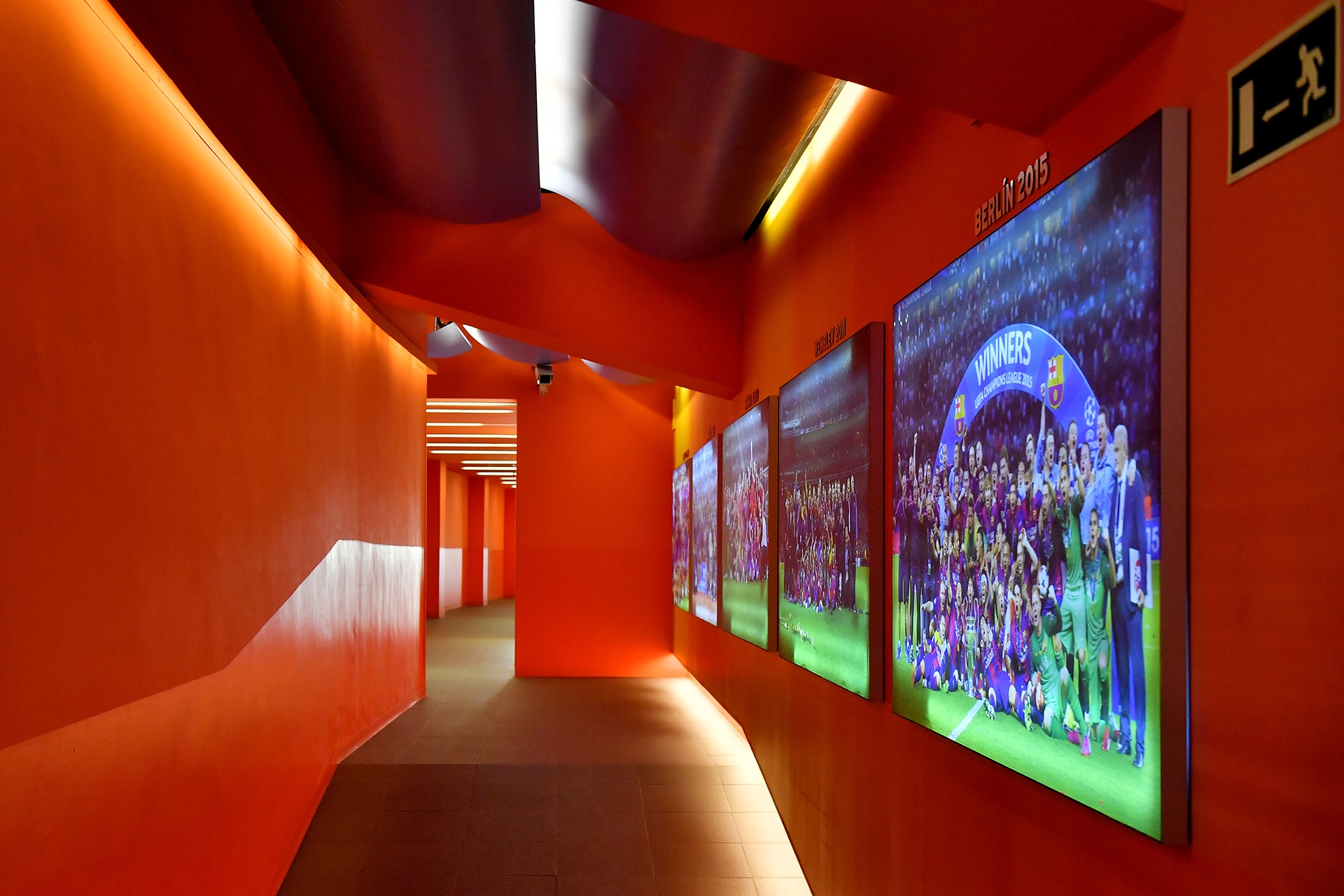 san van dong Nou Camp va Bernabeu anh 22