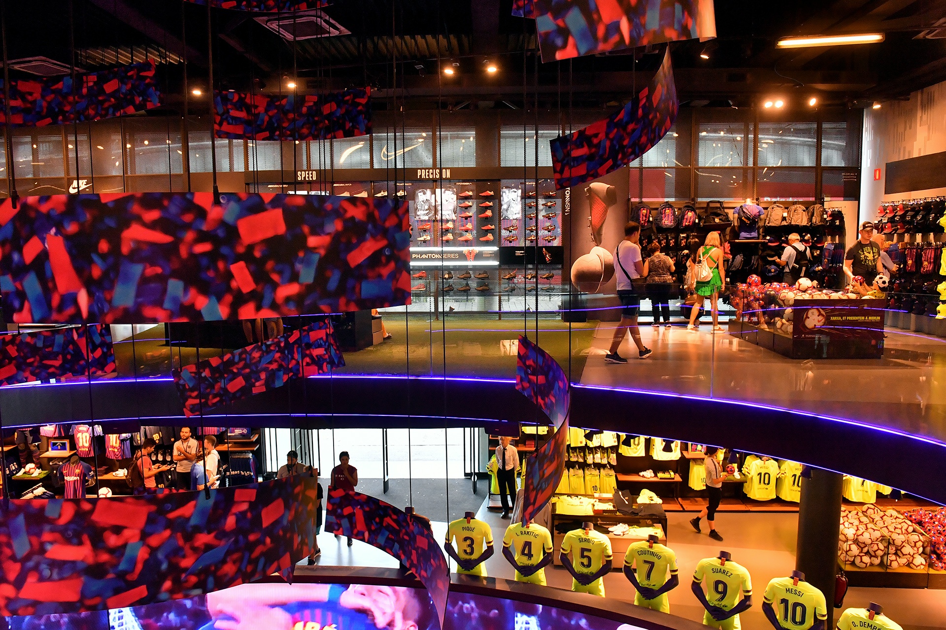 san van dong Nou Camp va Bernabeu anh 31