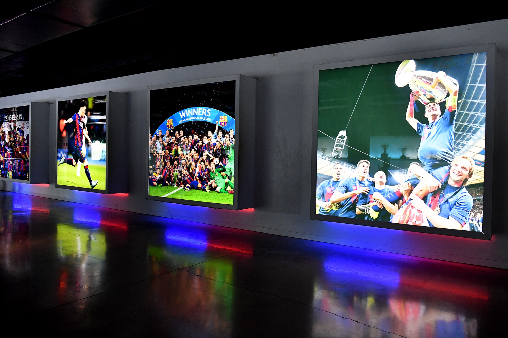 san van dong Nou Camp va Bernabeu anh 14