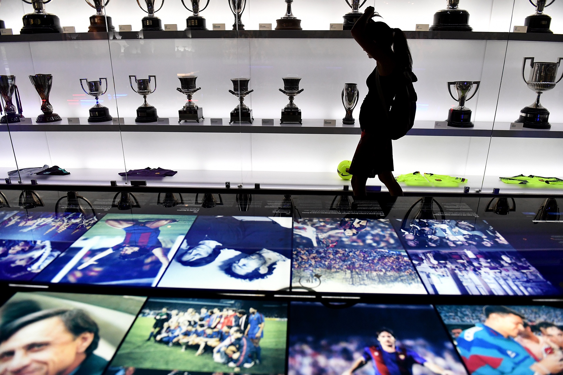 san van dong Nou Camp va Bernabeu anh 9