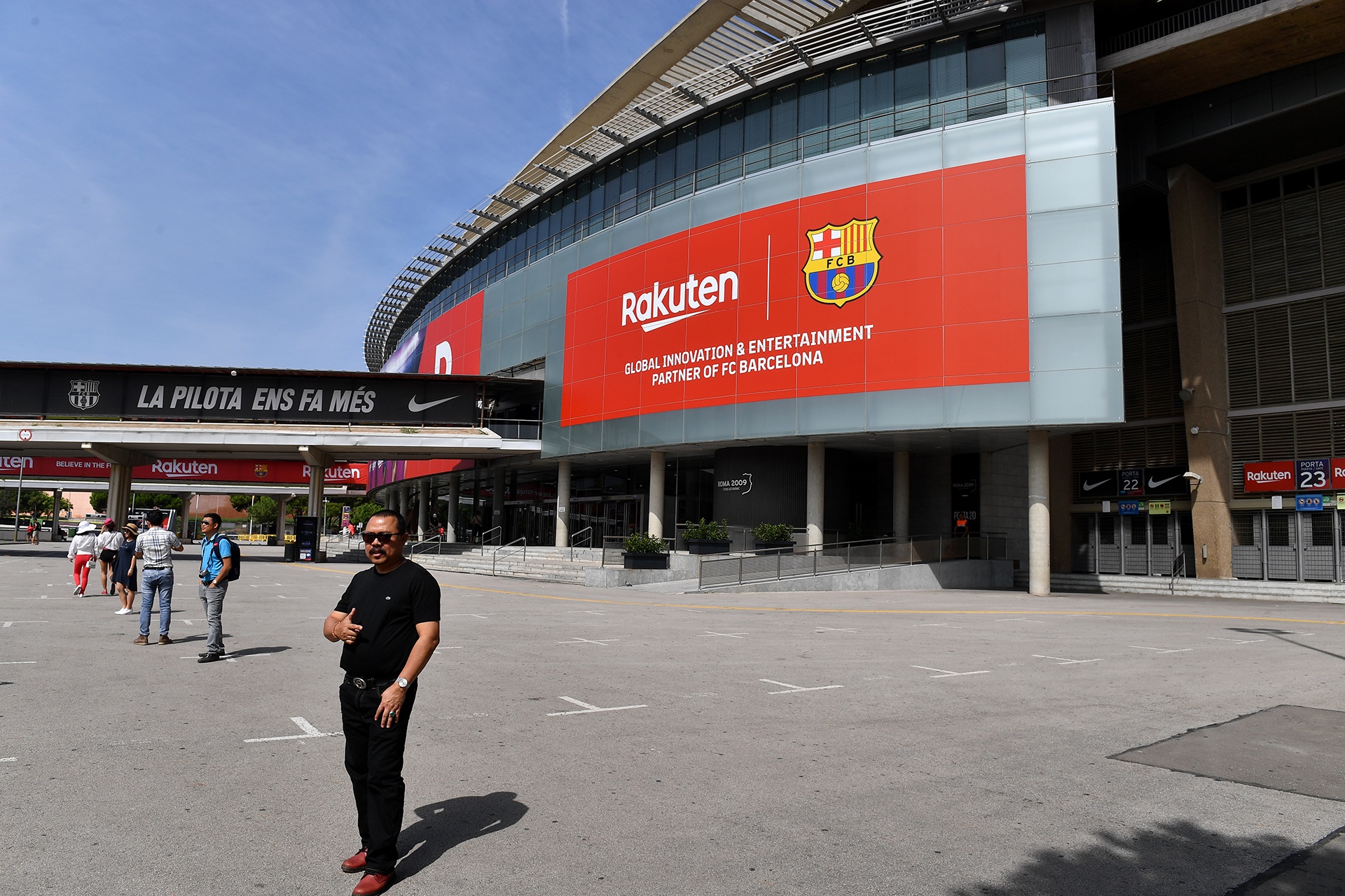 san van dong Nou Camp va Bernabeu anh 32
