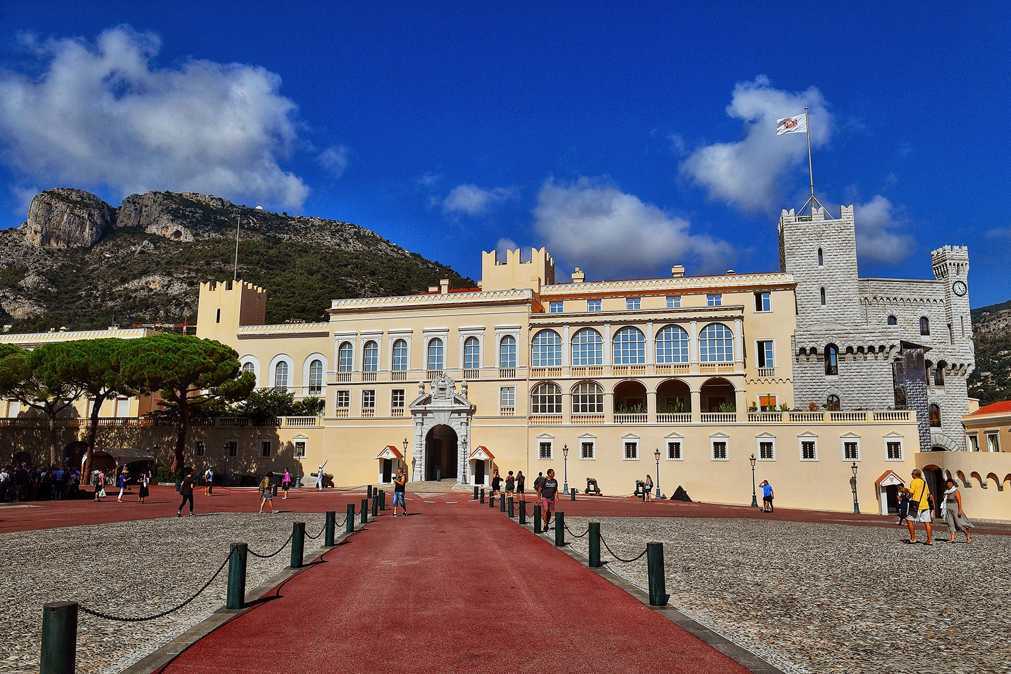 du lich Tay Ban Nha va mien Nam nuoc Phap anh 48