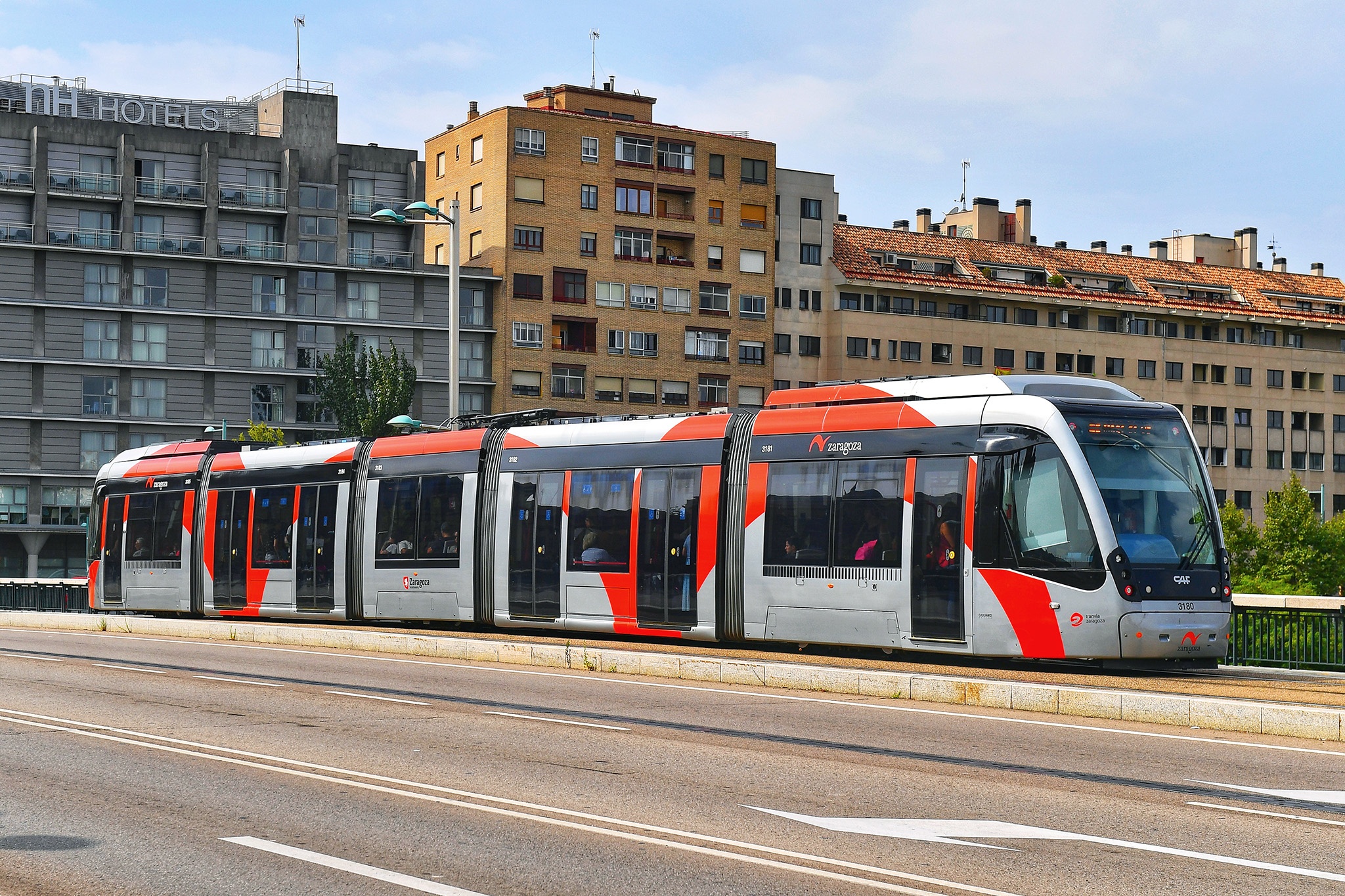 du lich Tay Ban Nha va mien Nam nuoc Phap anh 18