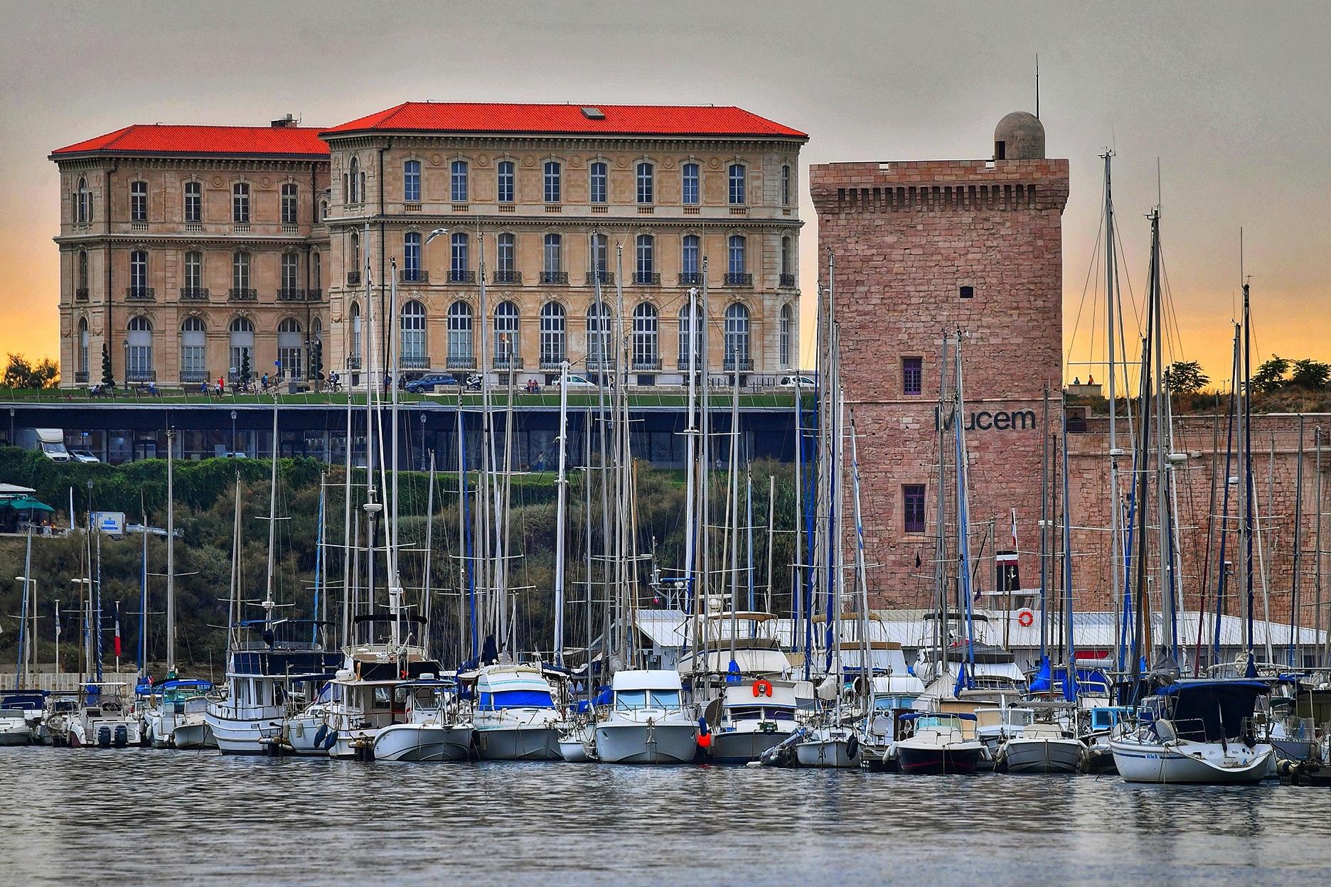 du lich Tay Ban Nha va mien Nam nuoc Phap anh 35