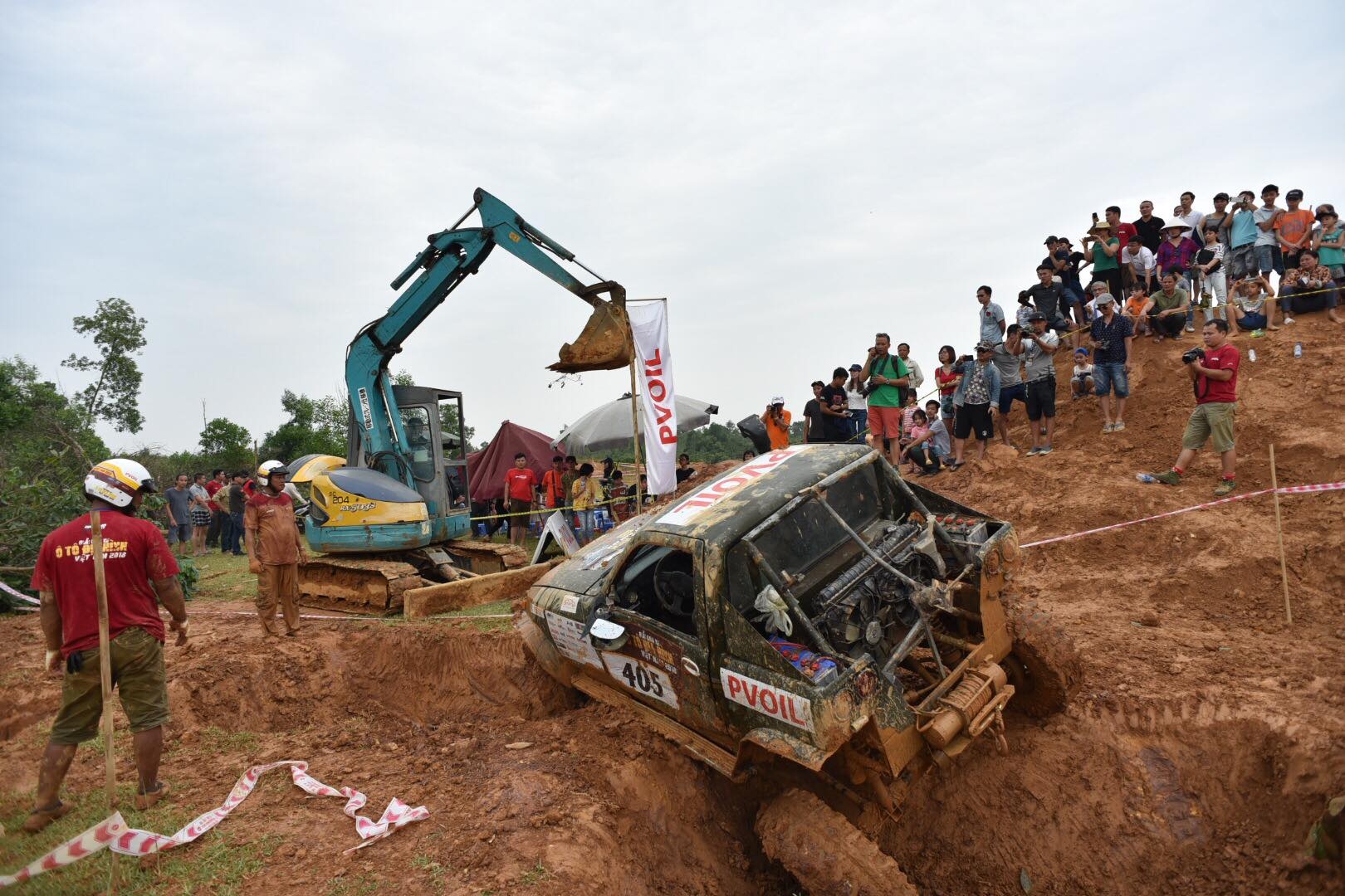 lat xe tai giai dua oto dia hinh anh 9