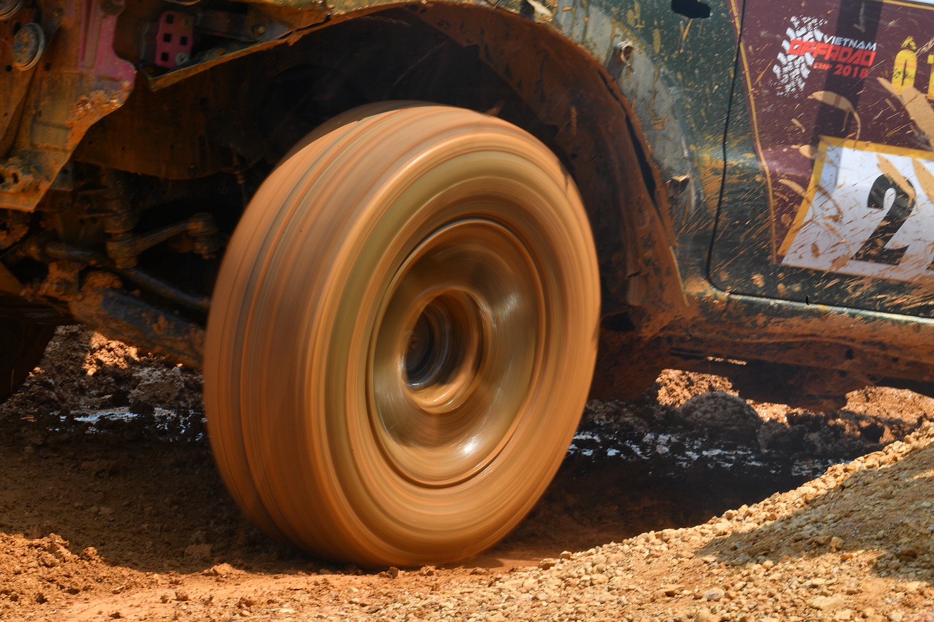 lat xe tai giai dua oto dia hinh anh 10