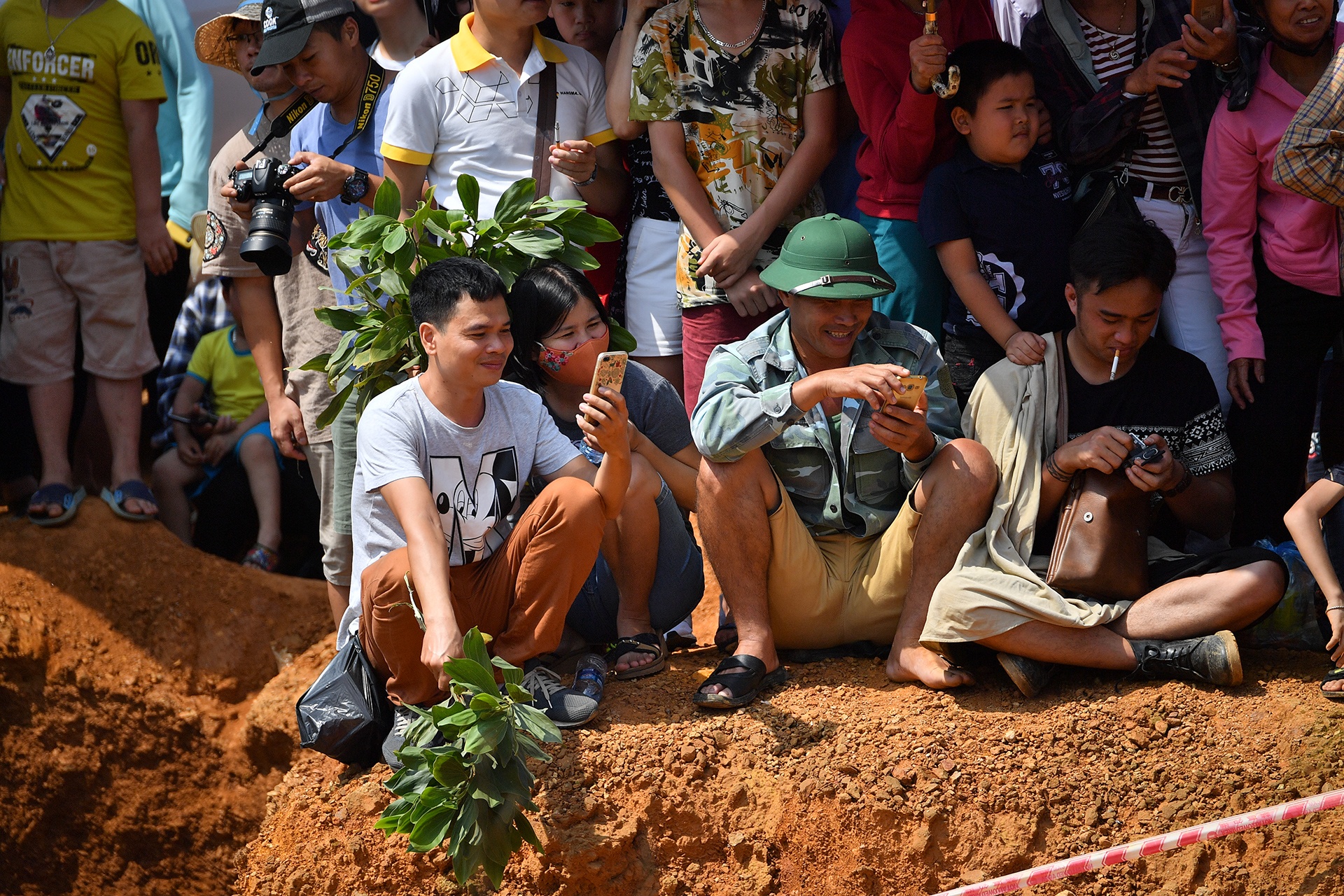 doi nang xem dua o to dia hinh anh 22