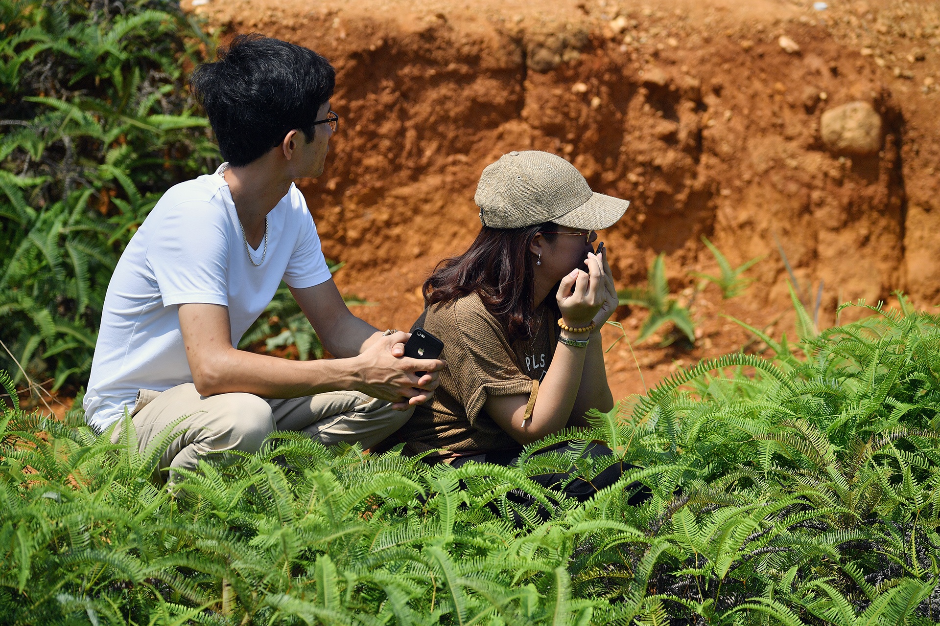 doi nang xem dua o to dia hinh anh 18