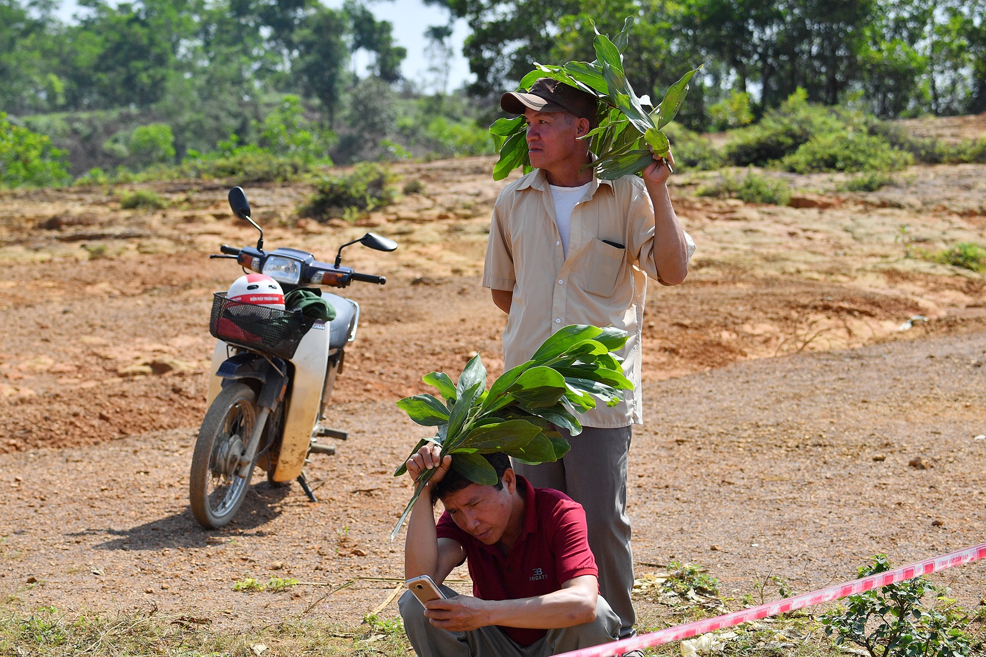 doi nang xem dua o to dia hinh anh 8